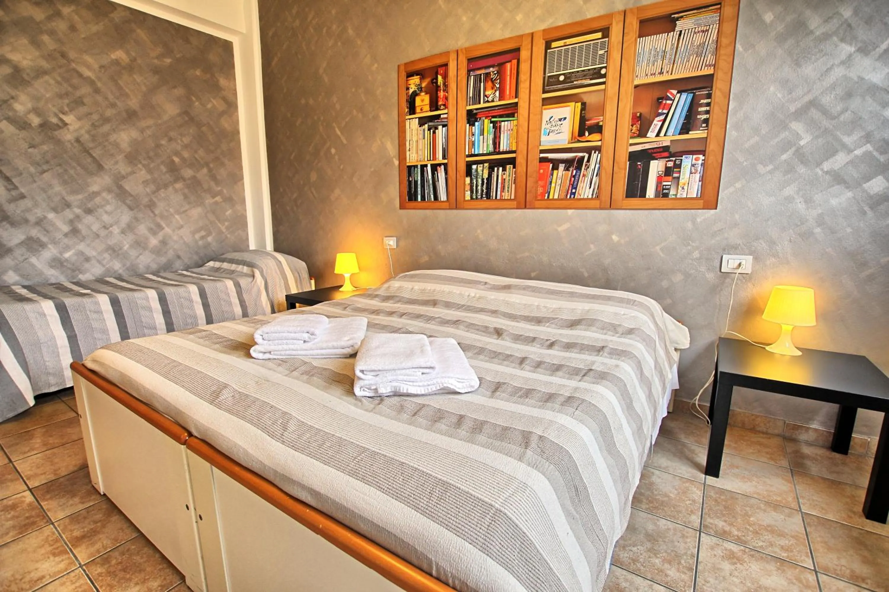 Bed in Appartamenti La Chiocciola Como - Lipomo