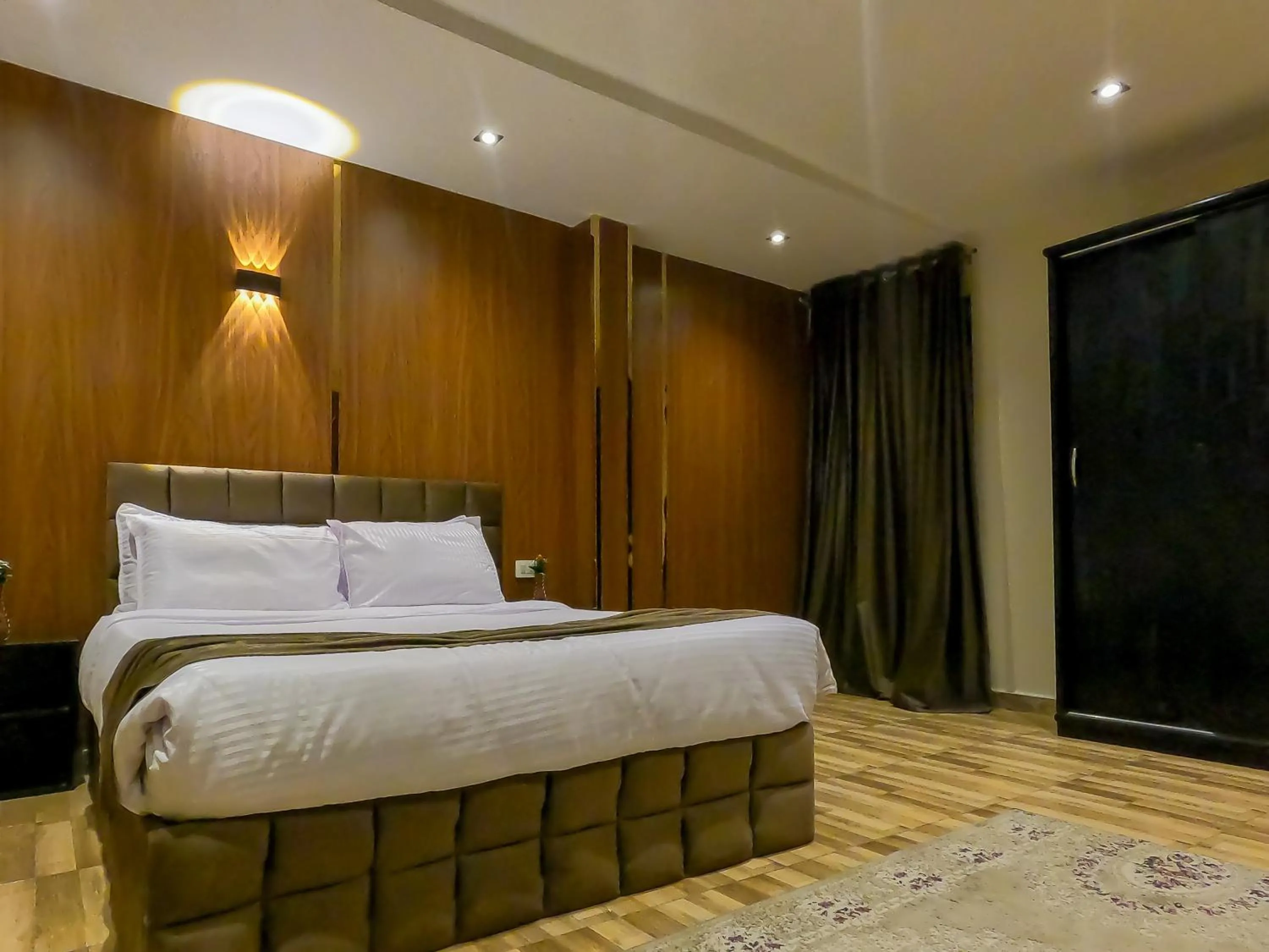 Bed in Happy View Inn