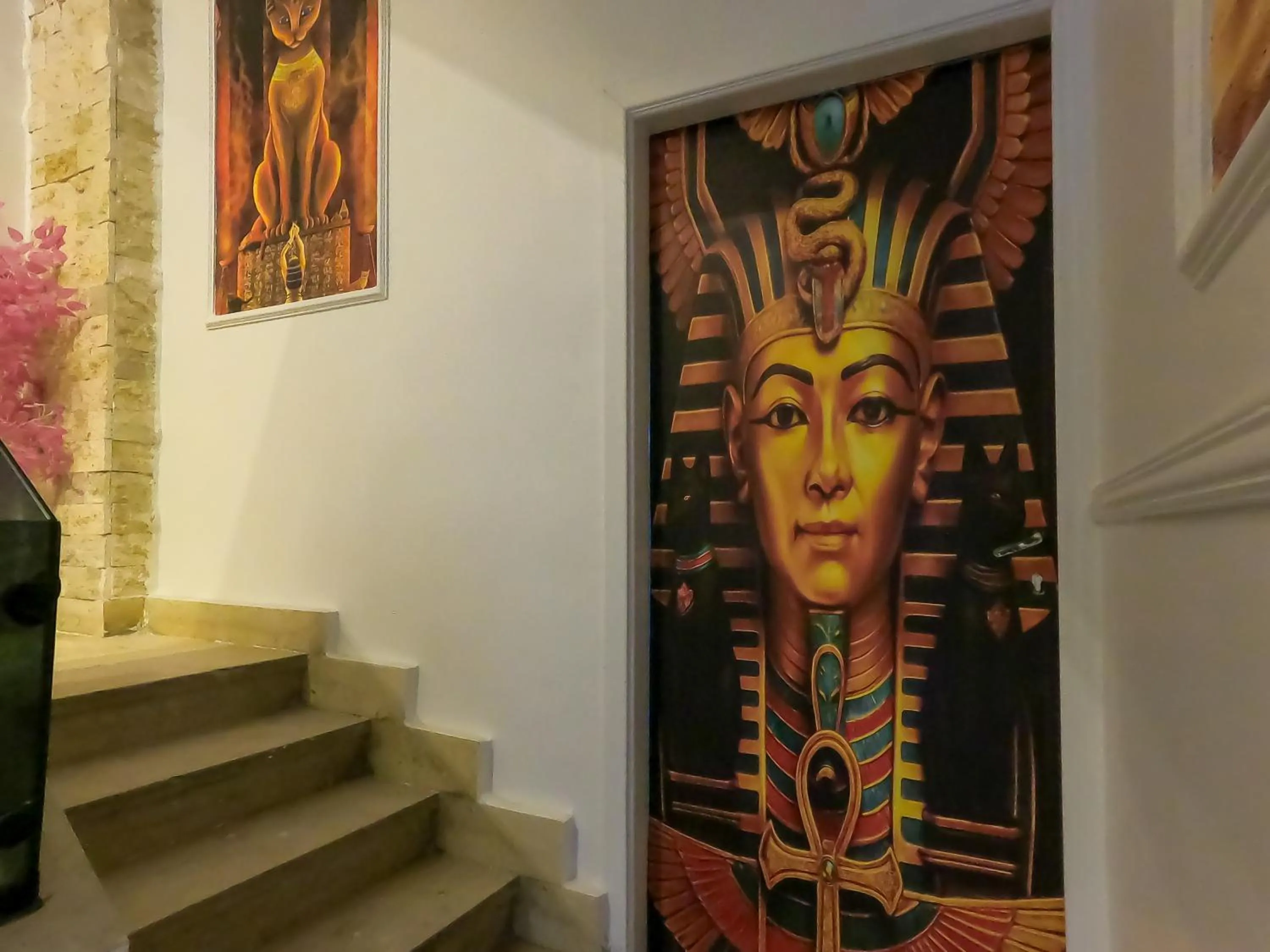 Decorative detail in Happy View Inn