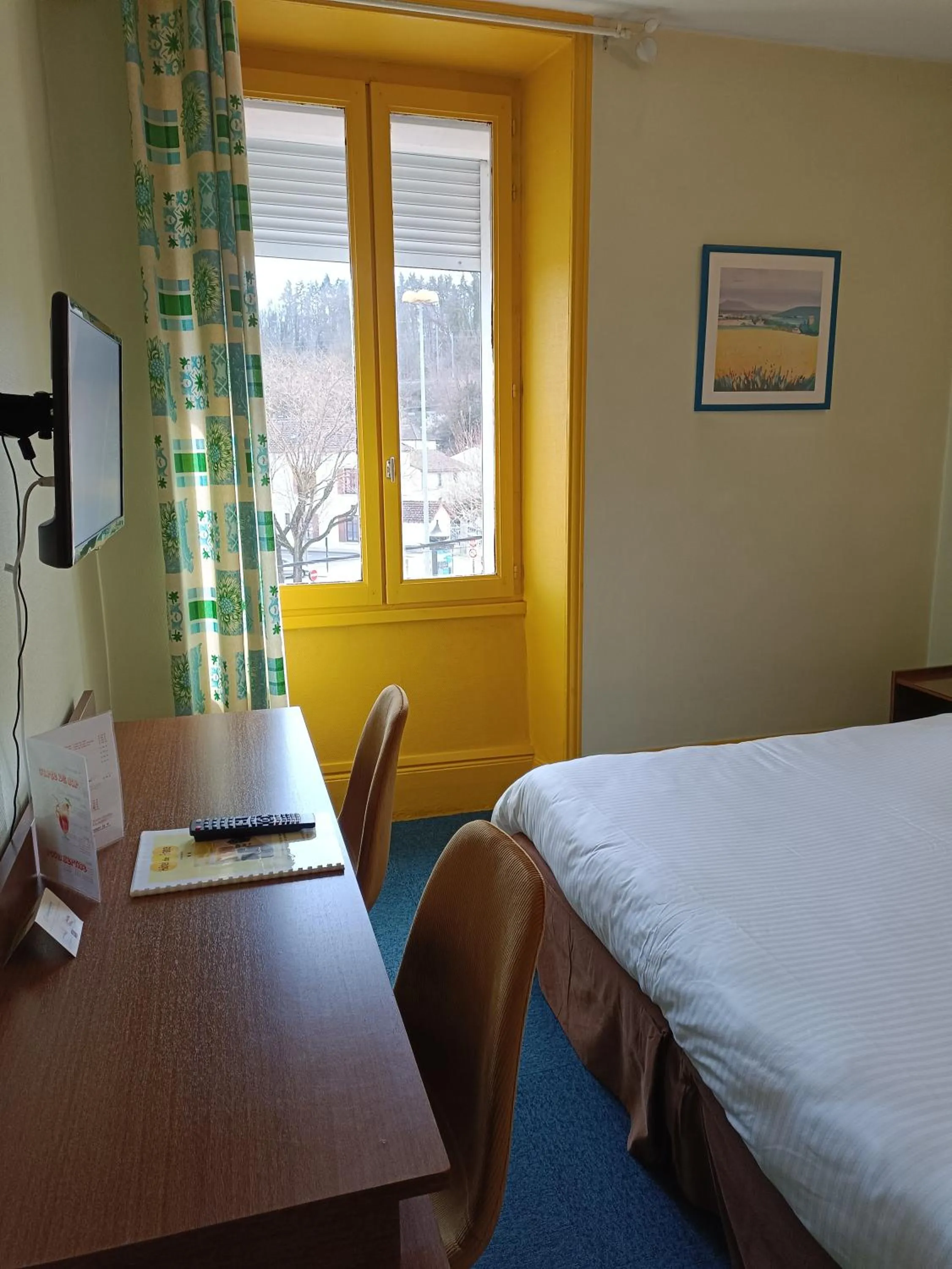 Bed in HOTEL DE FRANCE