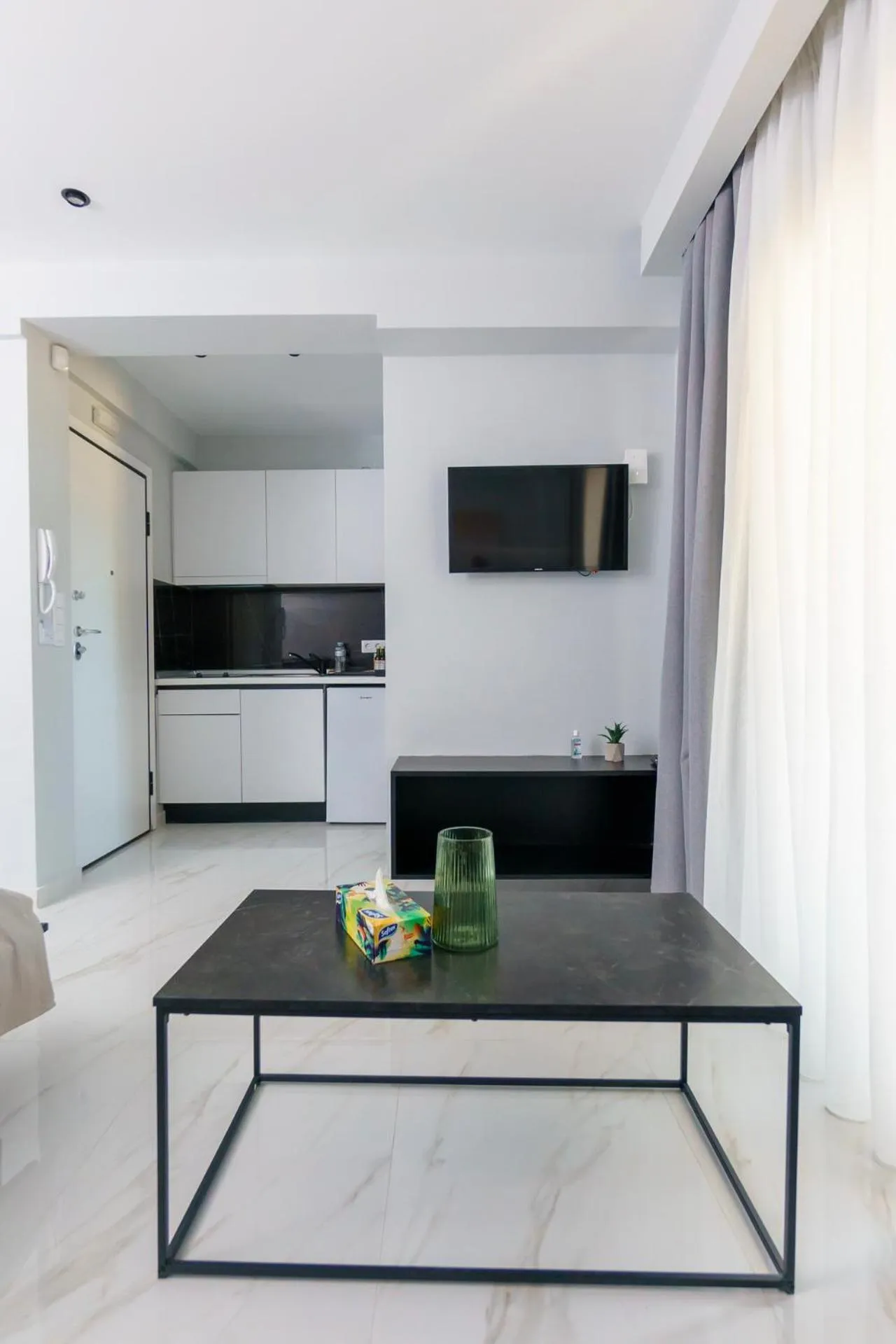 TV and multimedia in Lighthouse Apartments