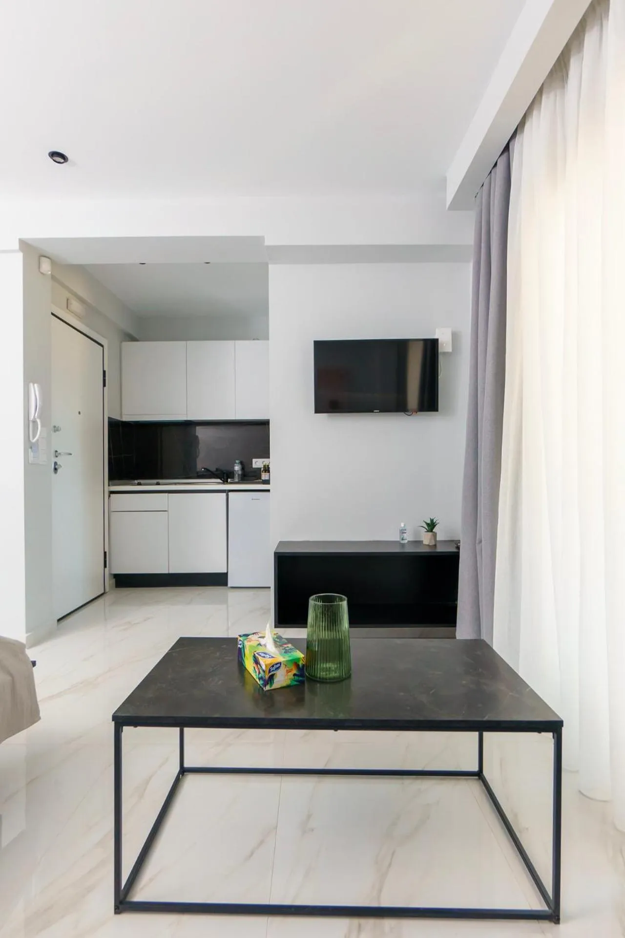 TV and multimedia in Lighthouse Apartments