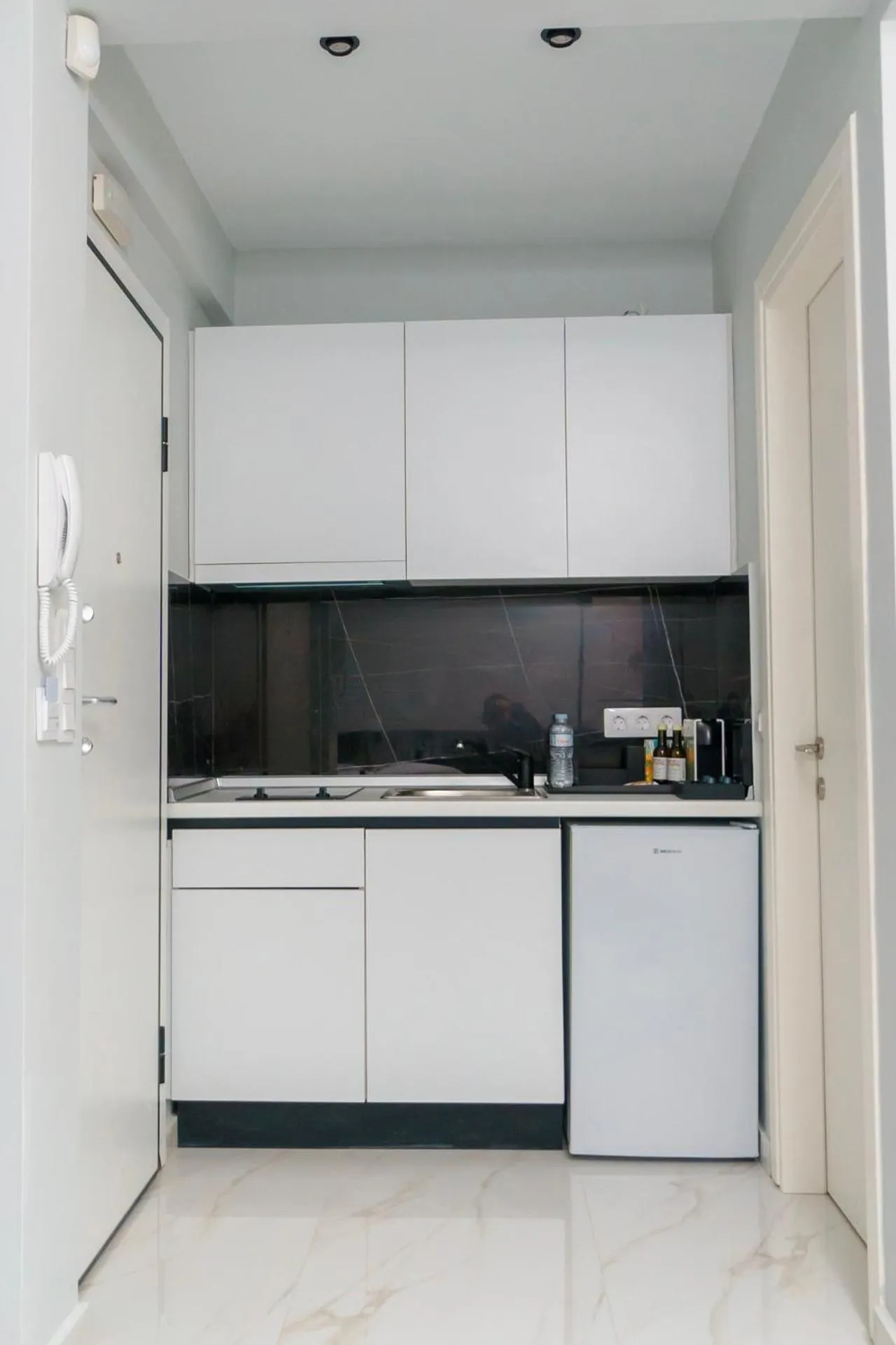 Kitchen or kitchenette in Lighthouse Apartments