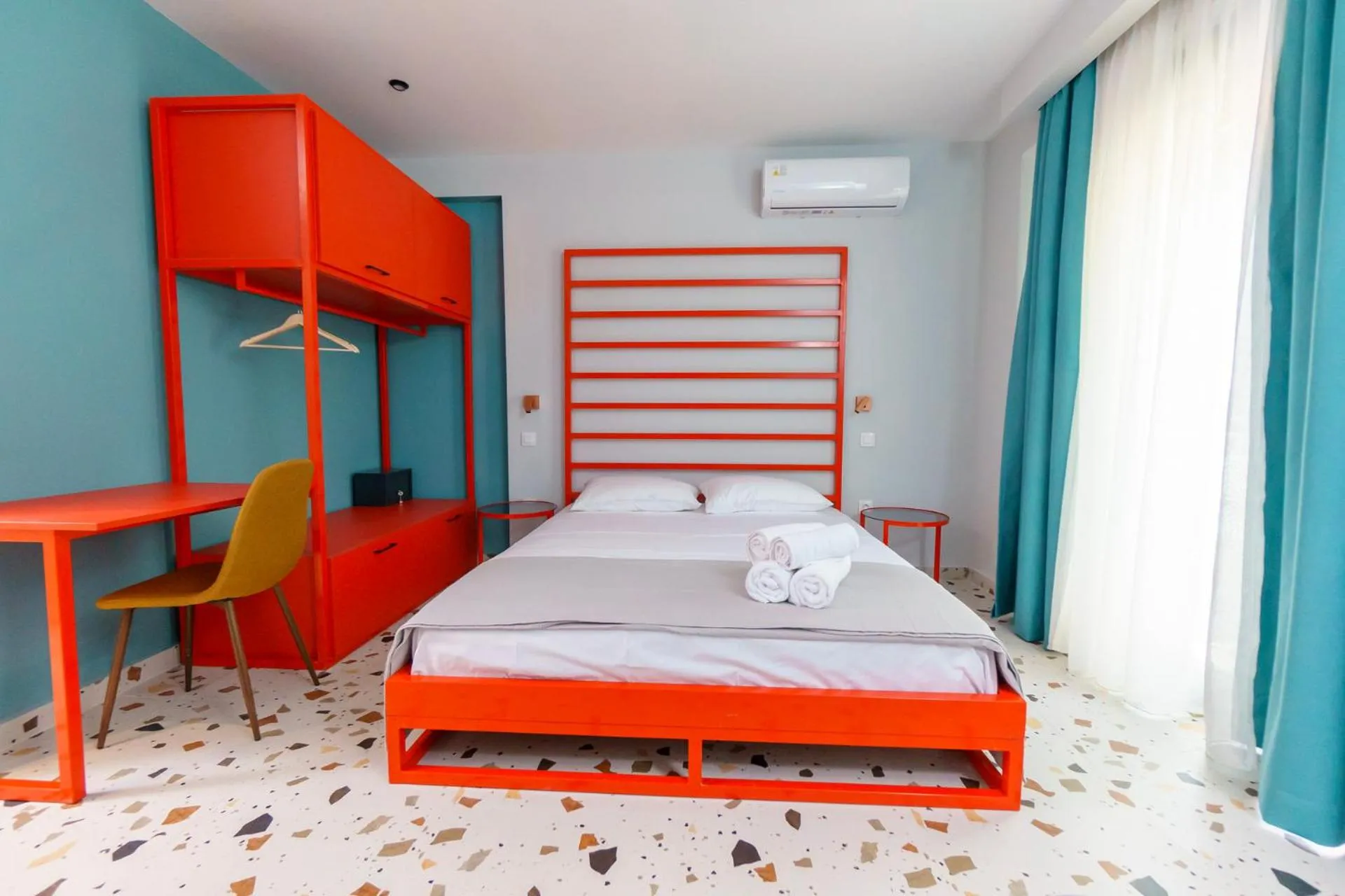 Bedroom, Bed in Lighthouse Apartments