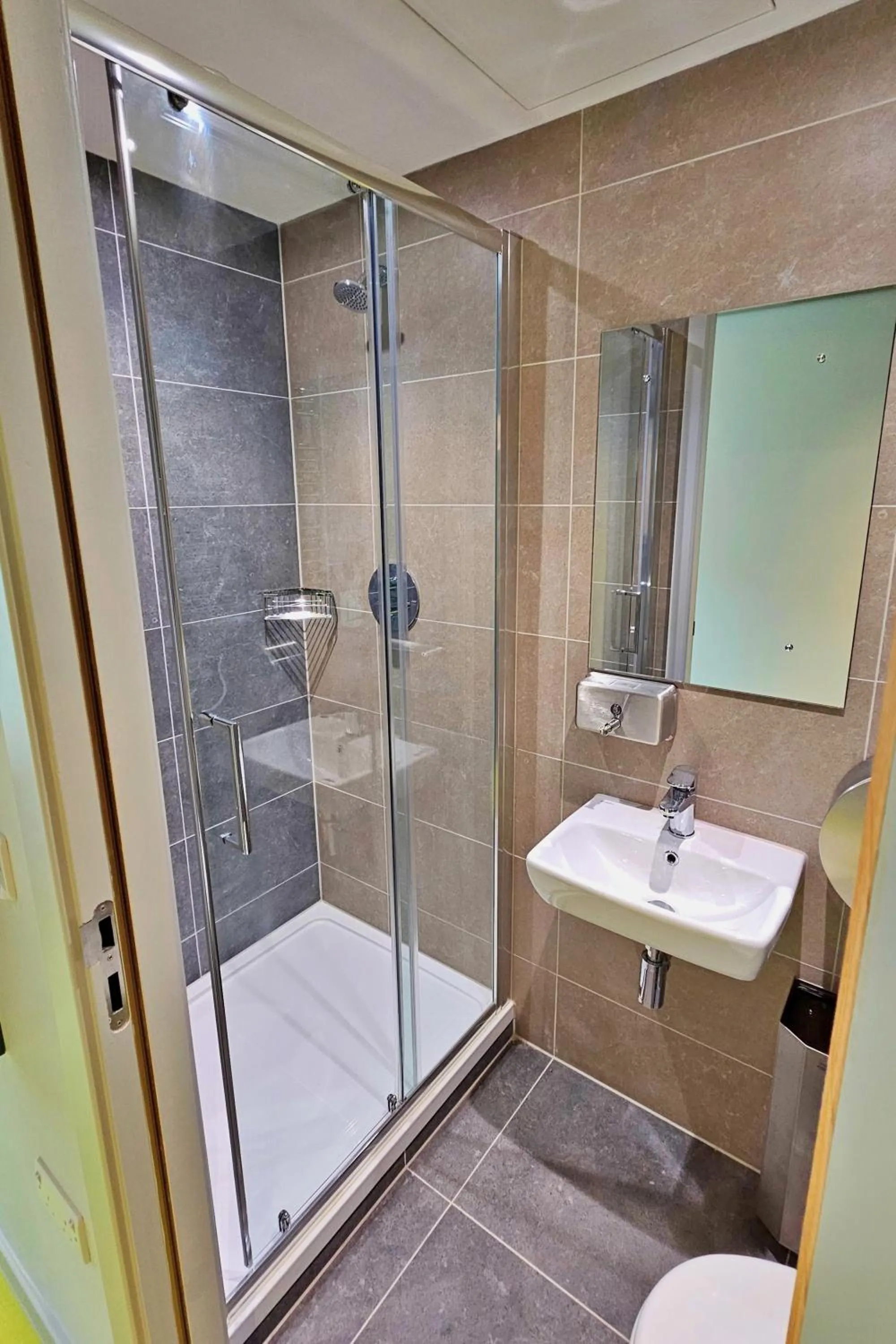 Toilet in Clink i Lár