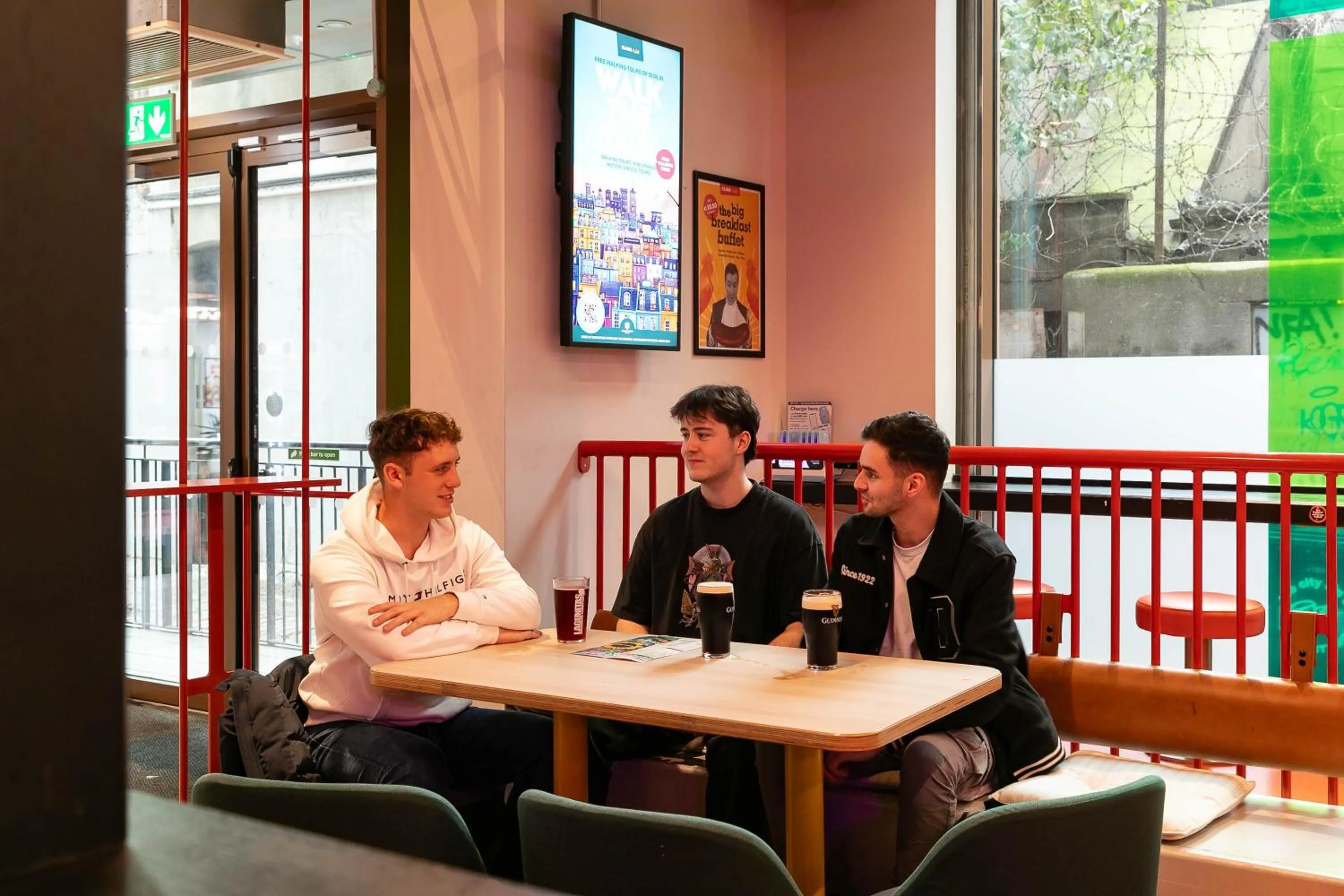 Seating area in Clink i Lár