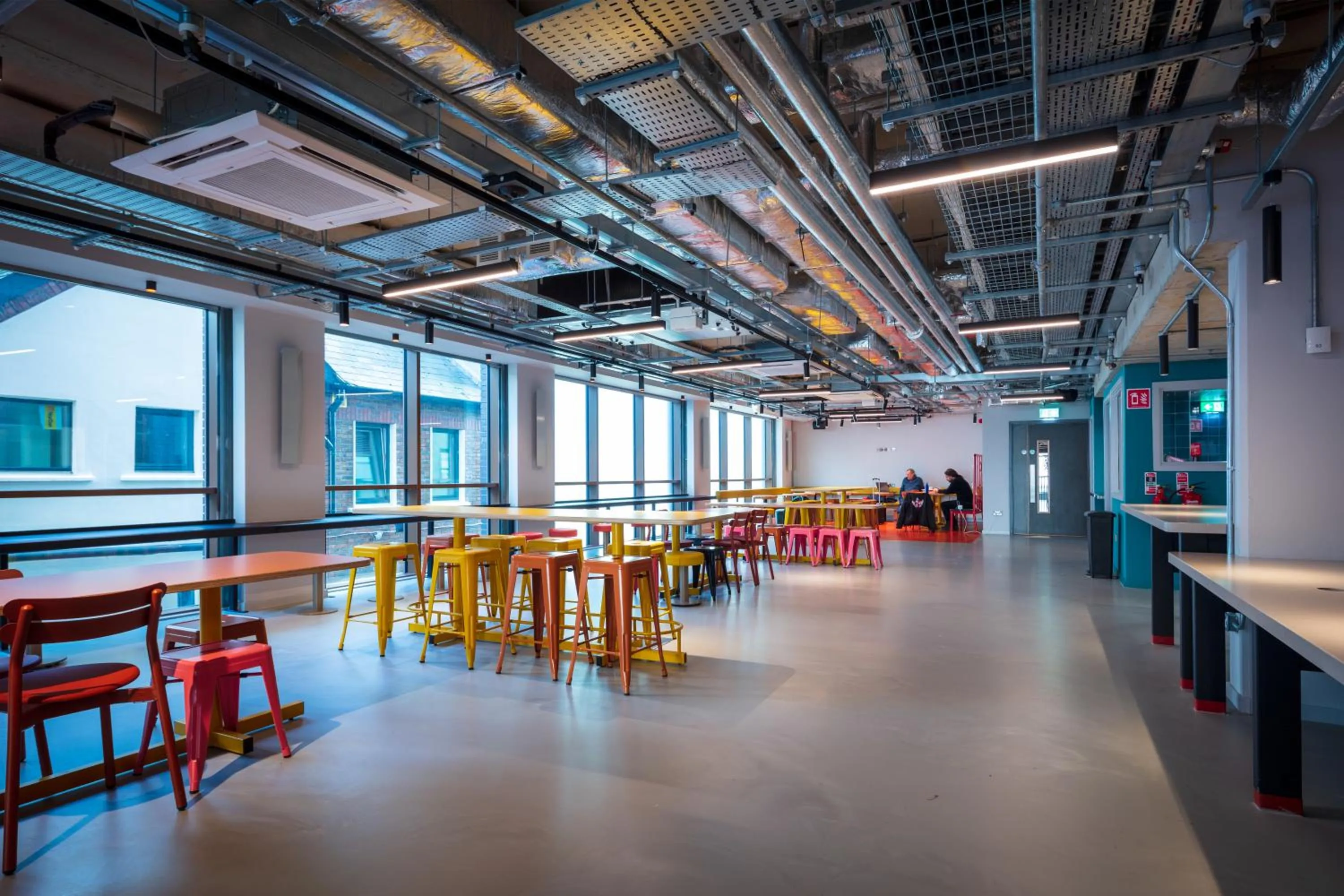 Seating area in Clink i Lár