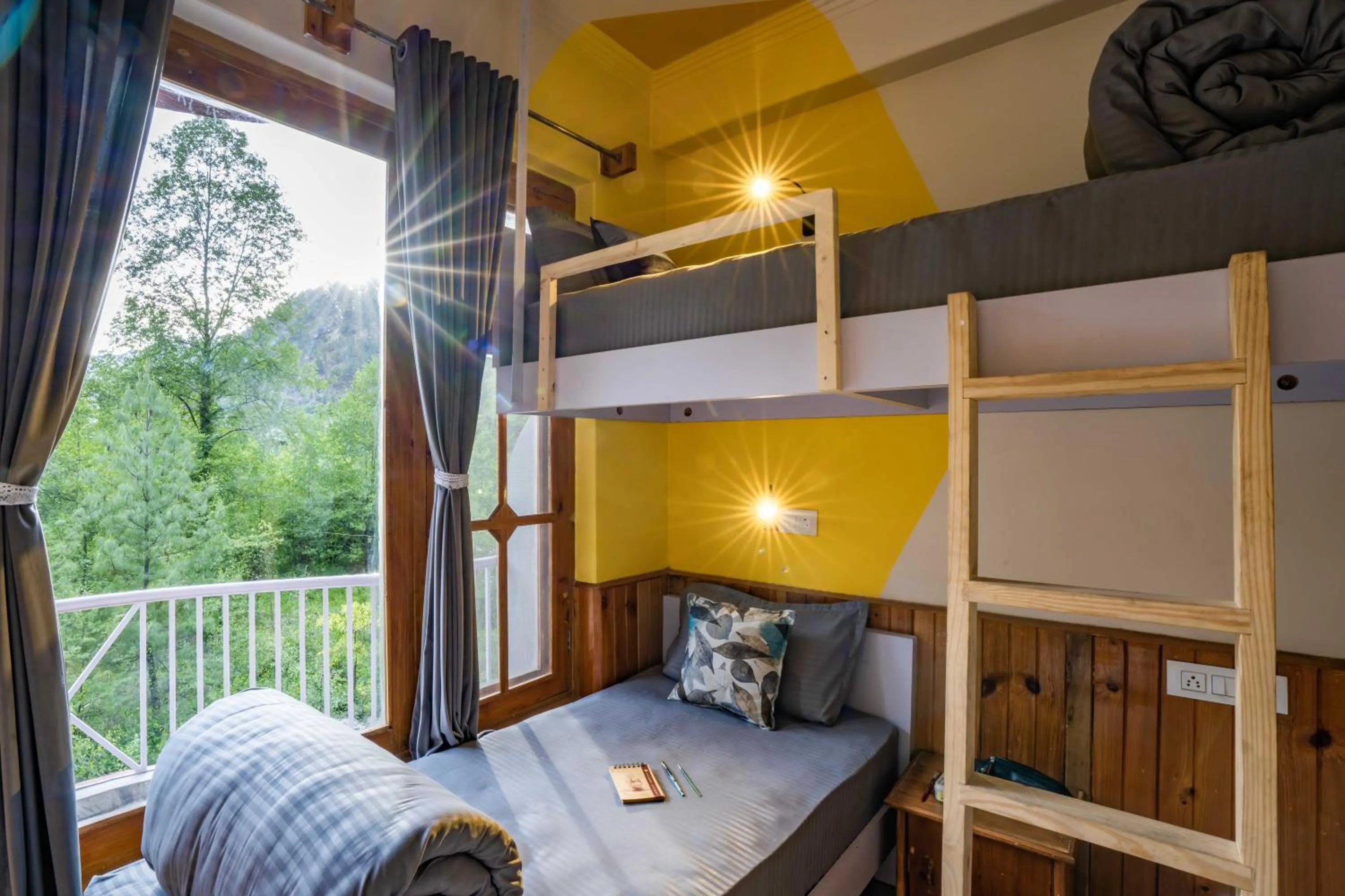 Bed in Zostel Kasol (Katagla)