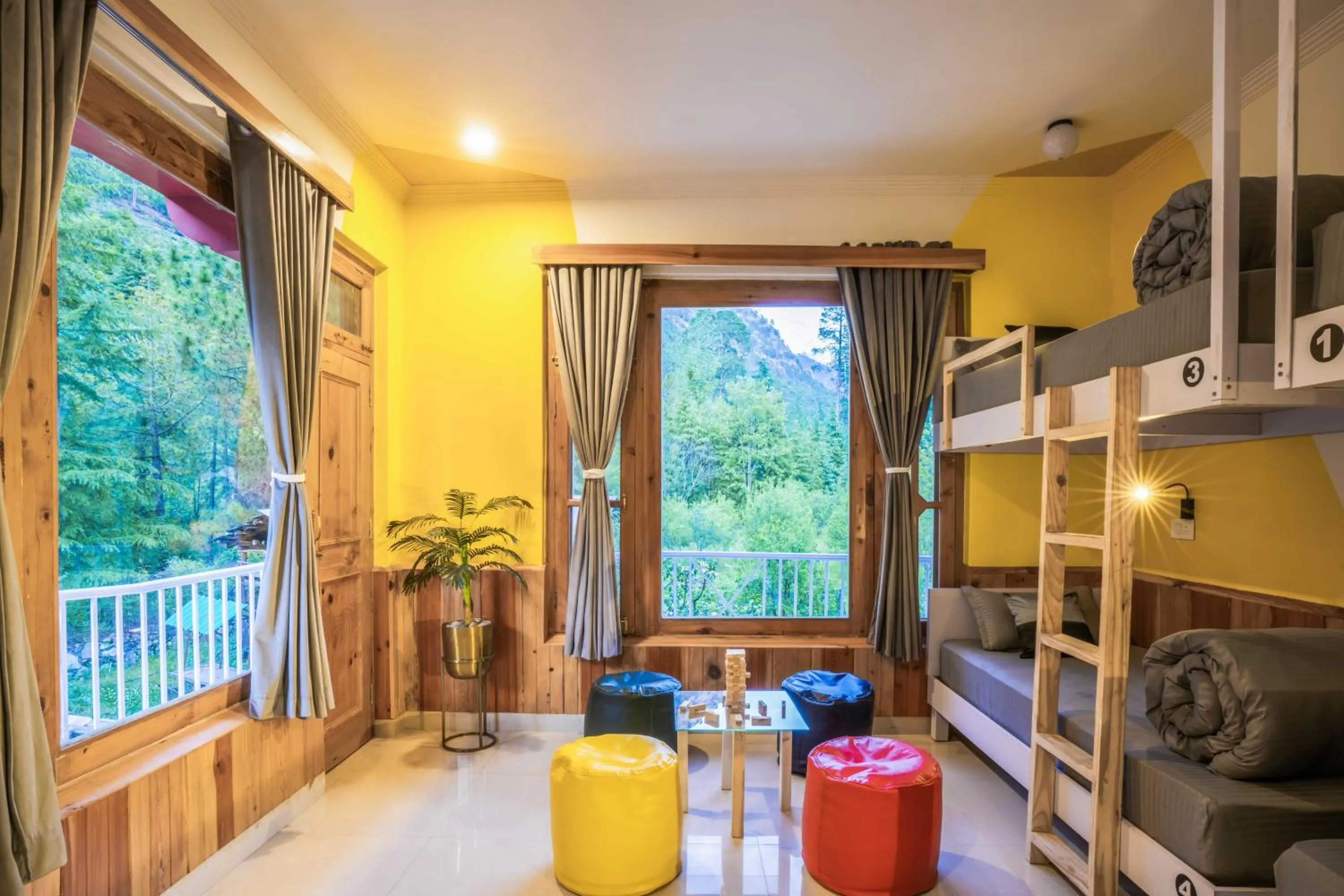 Seating area in Zostel Kasol (Katagla)