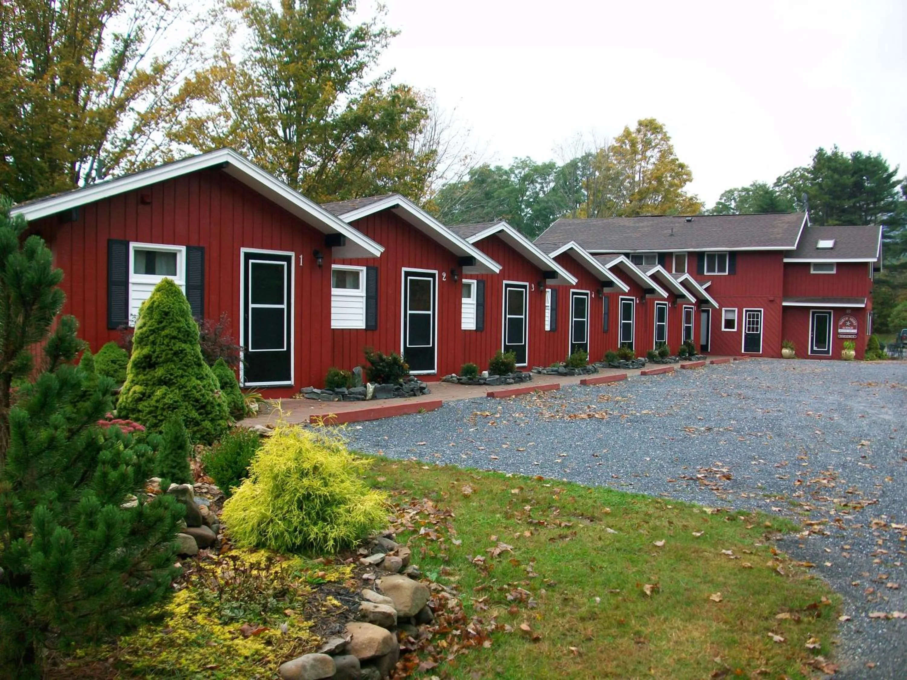 Facade/entrance in North Shire Lodge