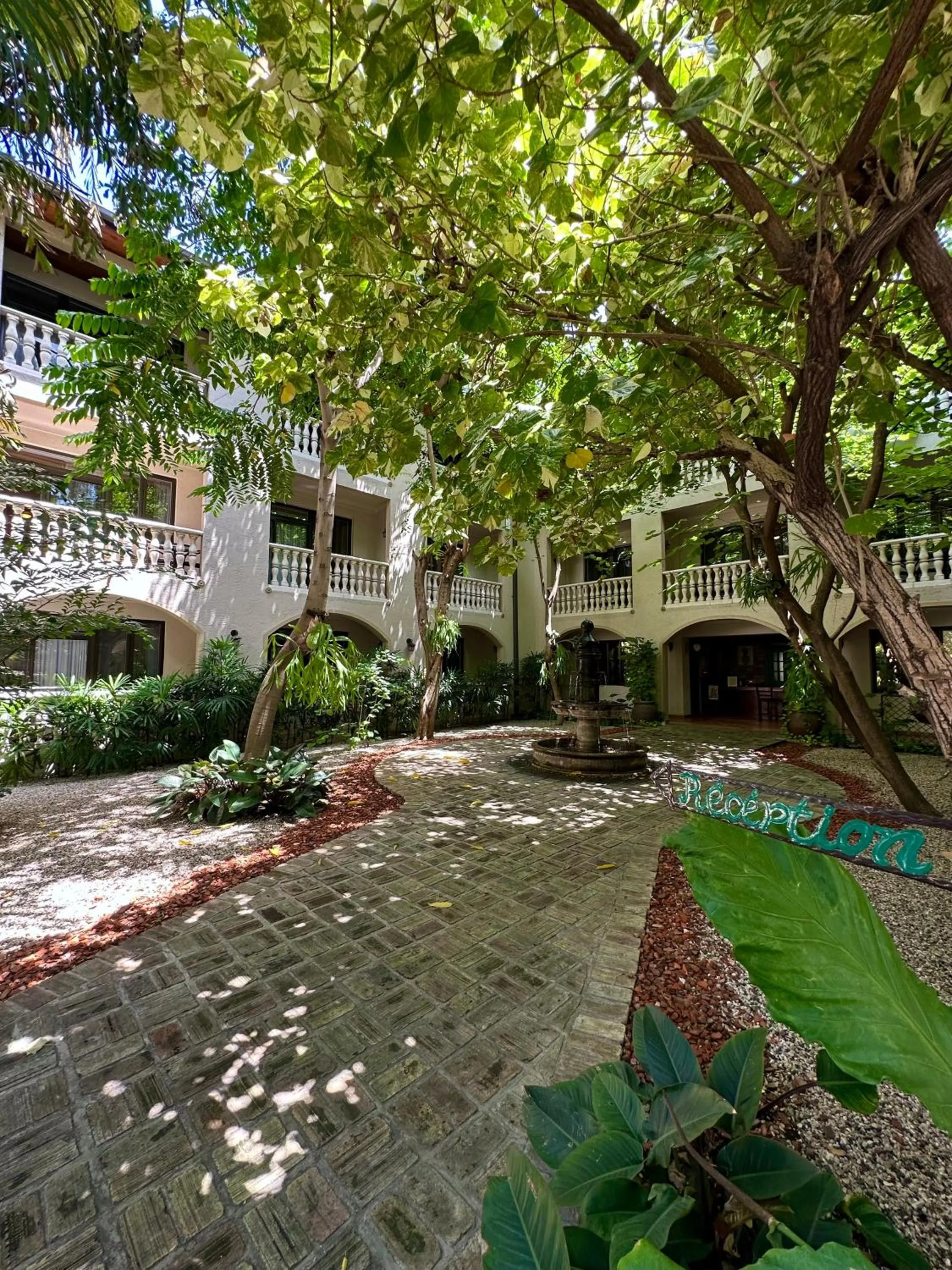 Inner courtyard view in Hotel Villa Therese