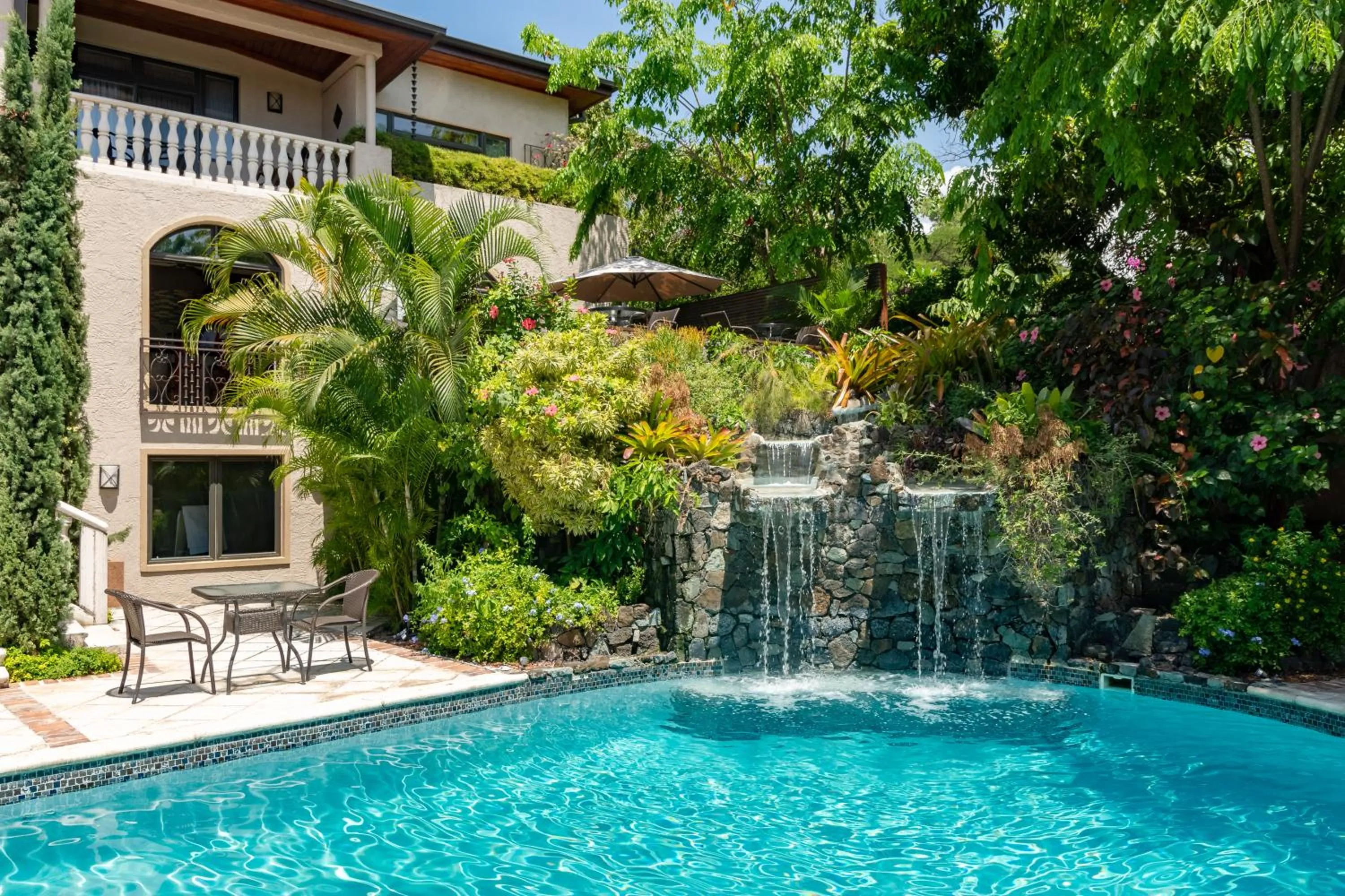 Swimming pool in Hotel Villa Therese