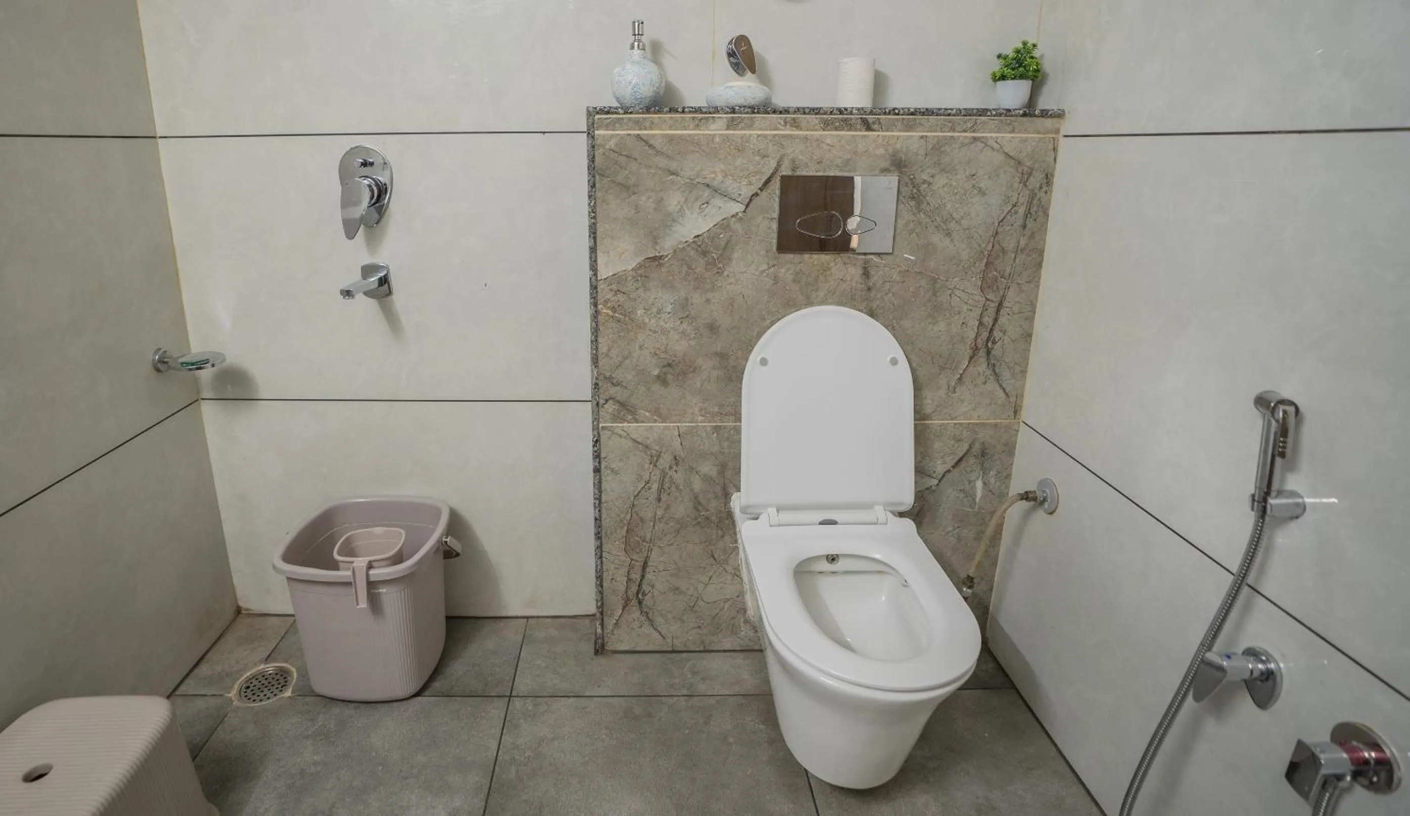 Shower in Vacanza By Westay Luxury Home