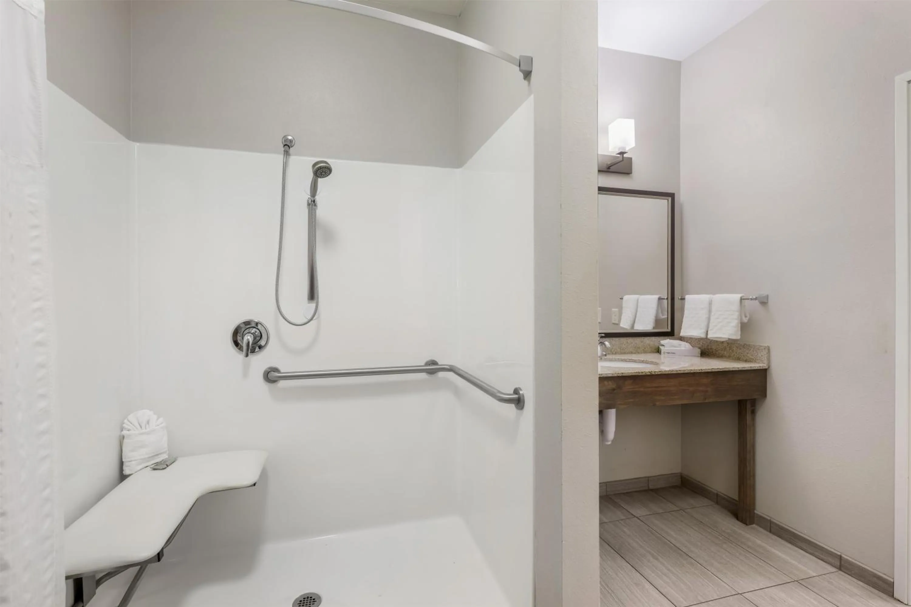 Bathroom in Best Western North Bryant Inn