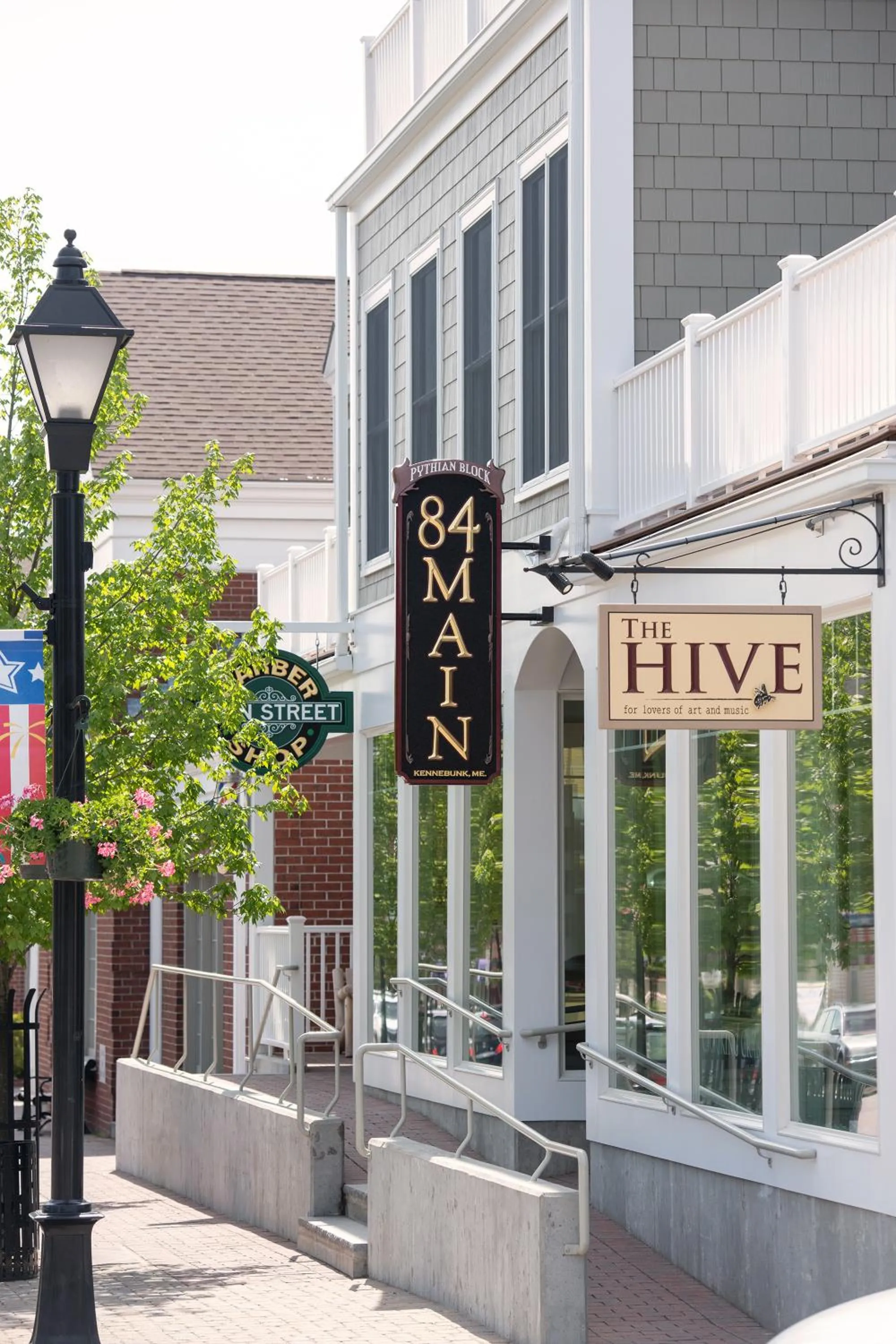 Property building in 84 Main