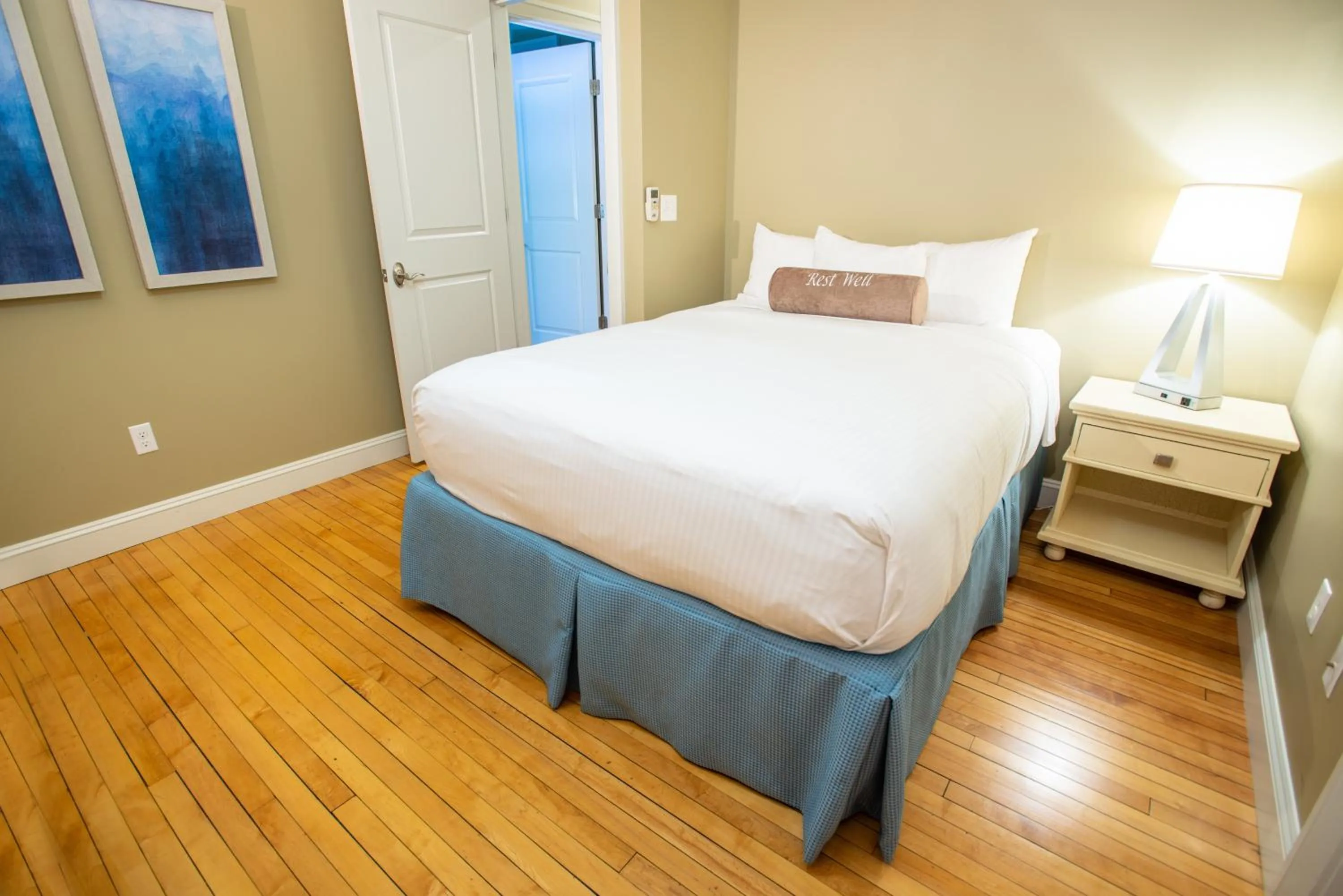 Bedroom, Bed in 84 Main