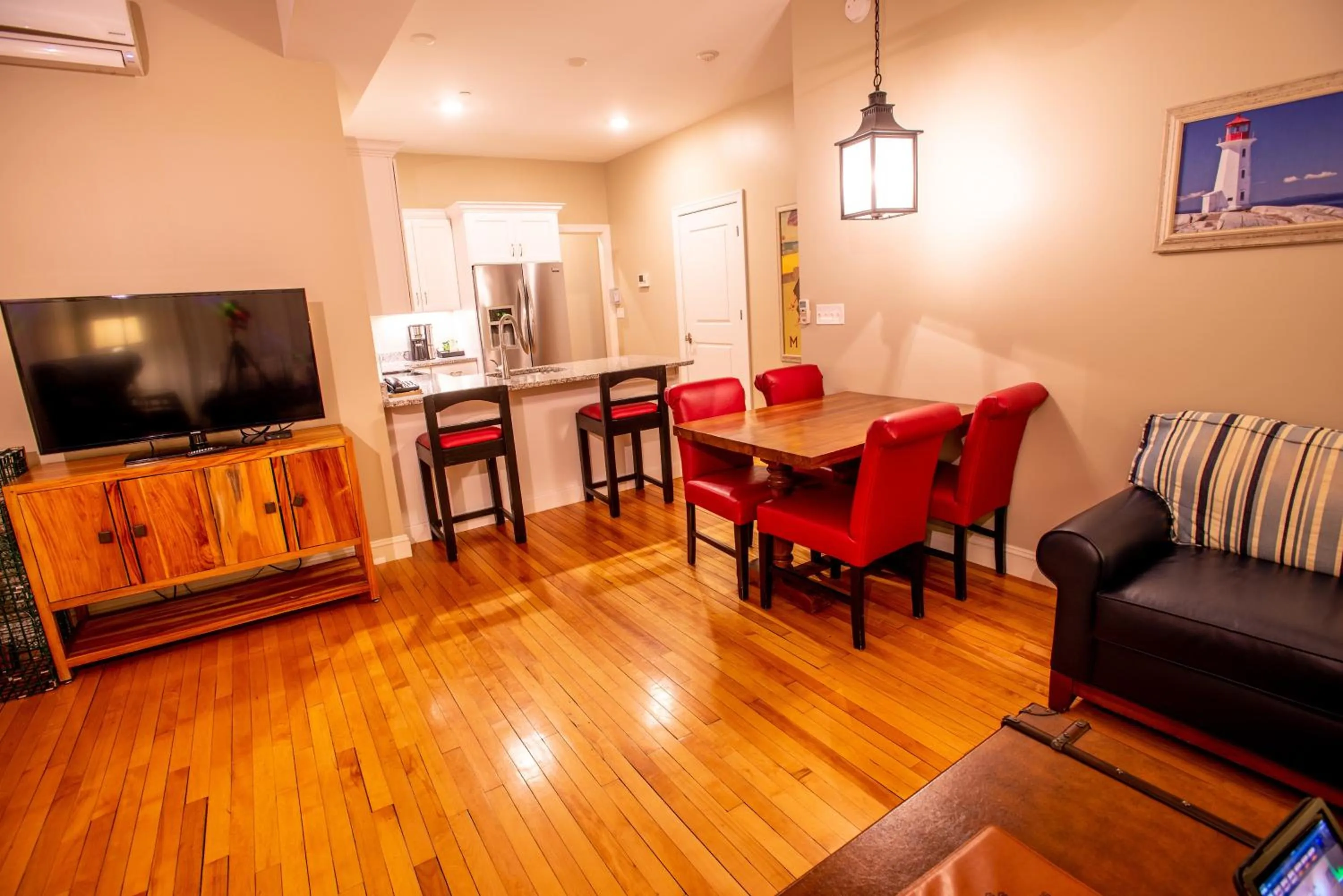 Dining area in 84 Main