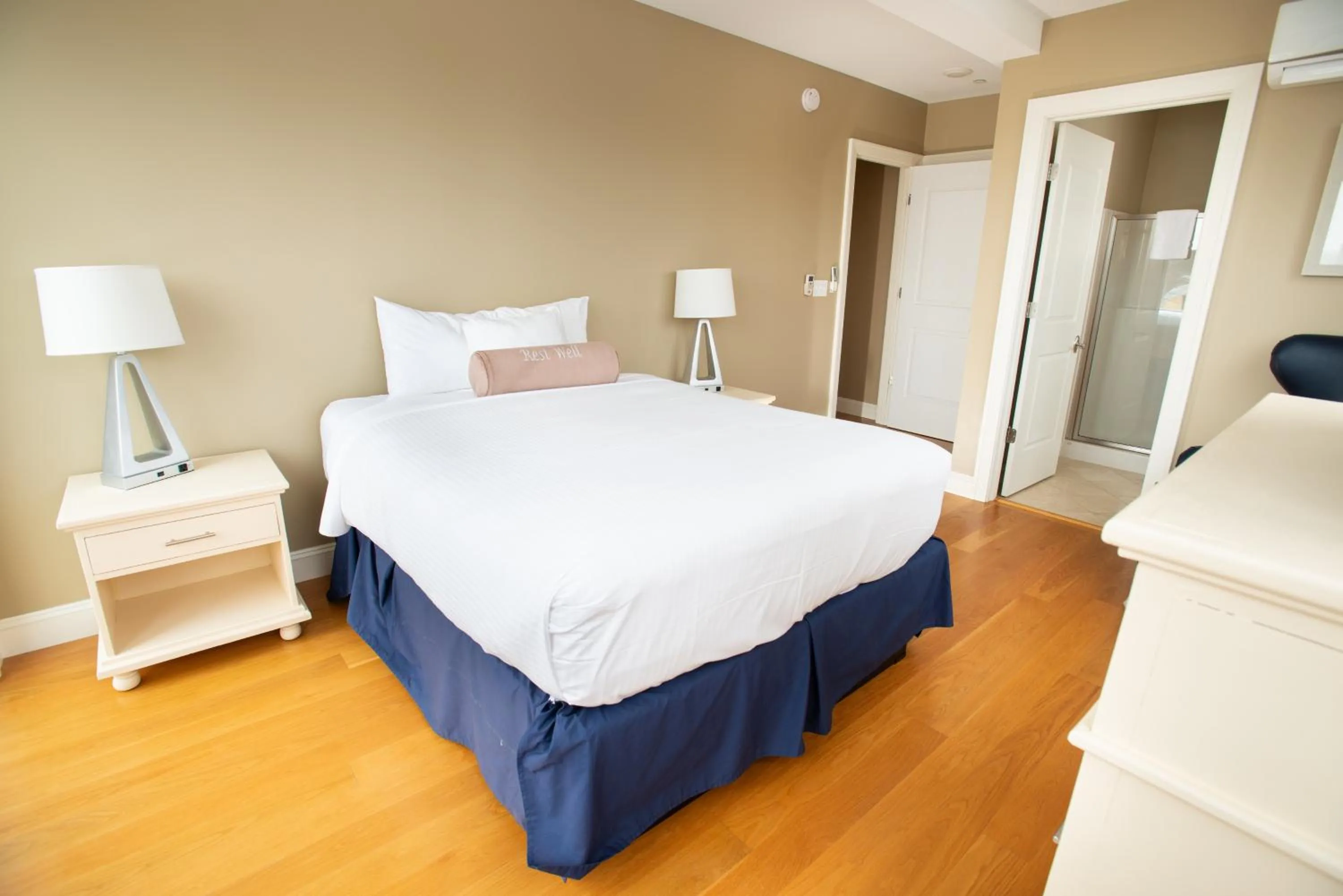 Bedroom, Bed in 84 Main