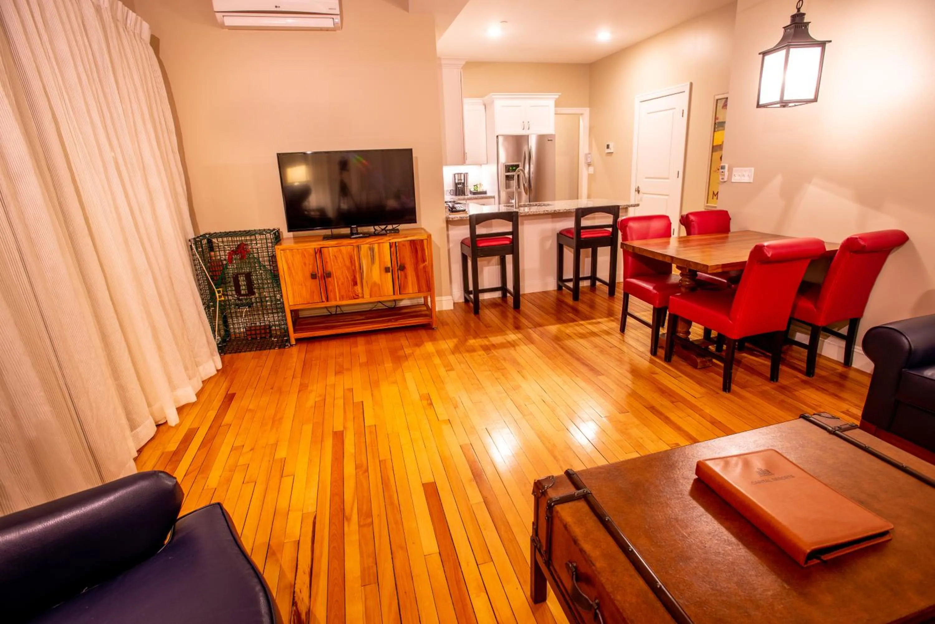 Living room in 84 Main