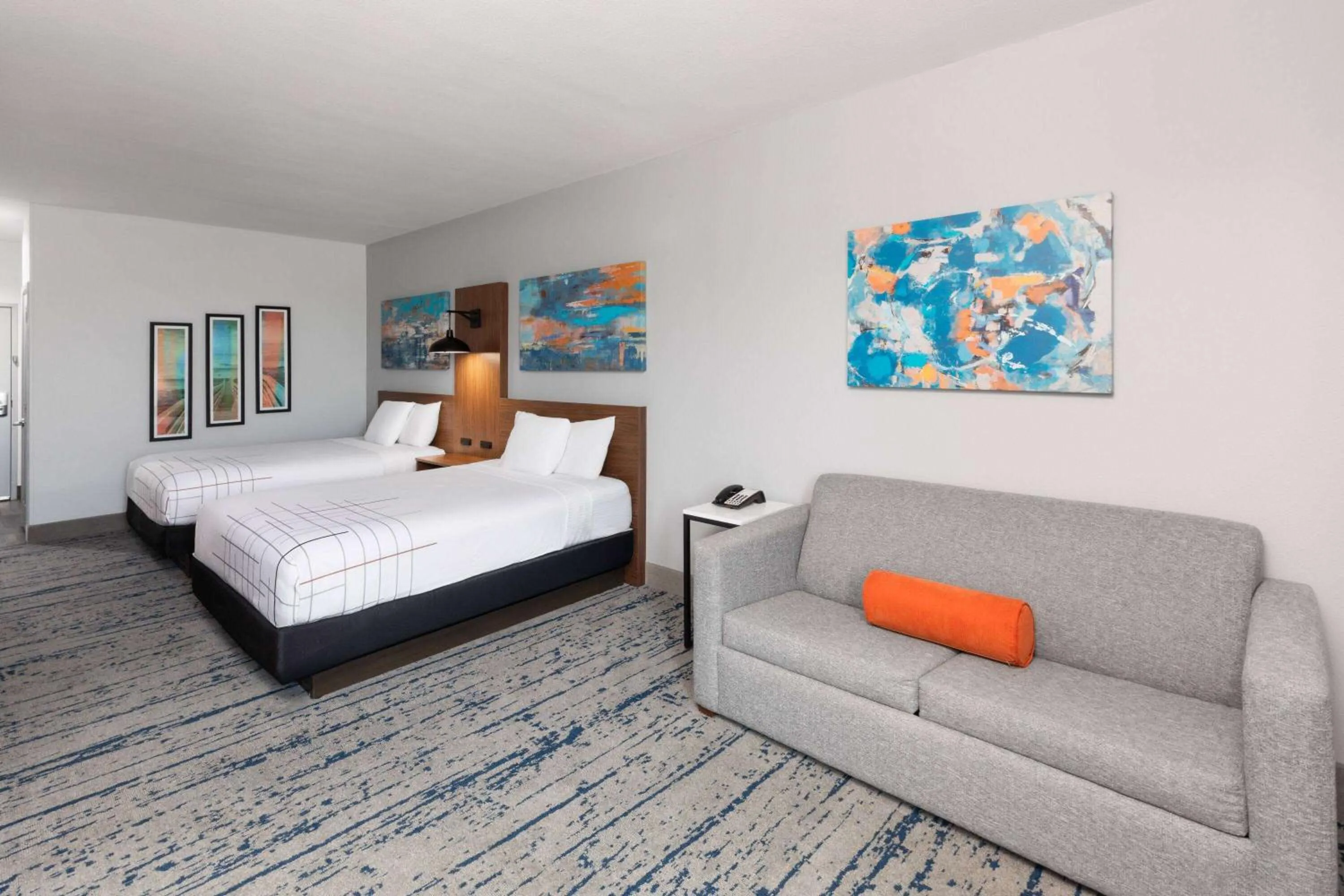 Photo of the whole room, Bed in La Quinta by Wyndham Rockport - Fulton