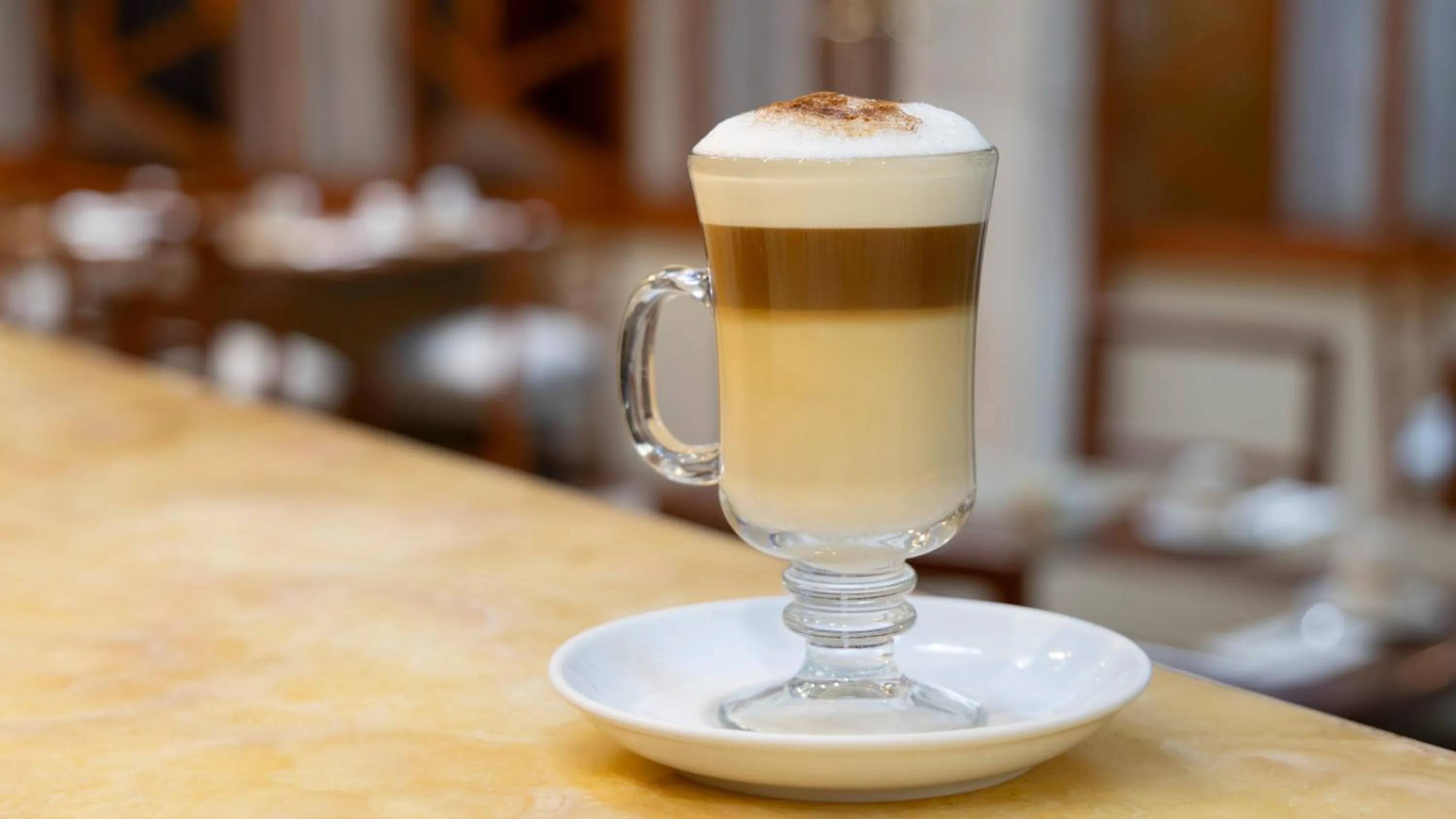 Coffee/tea facilities in Hotel Abastos Plaza