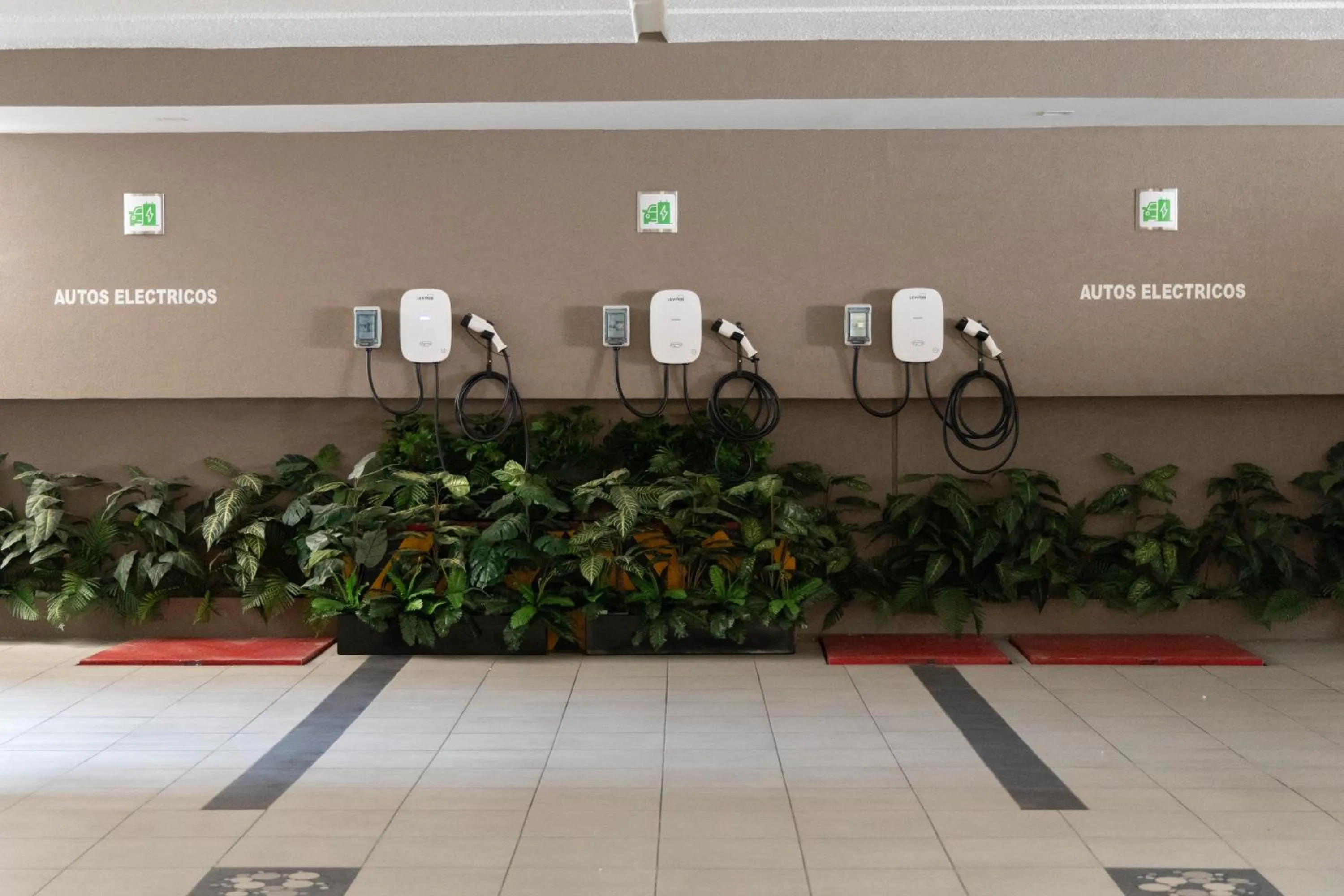 Parking in Hotel Abastos Plaza