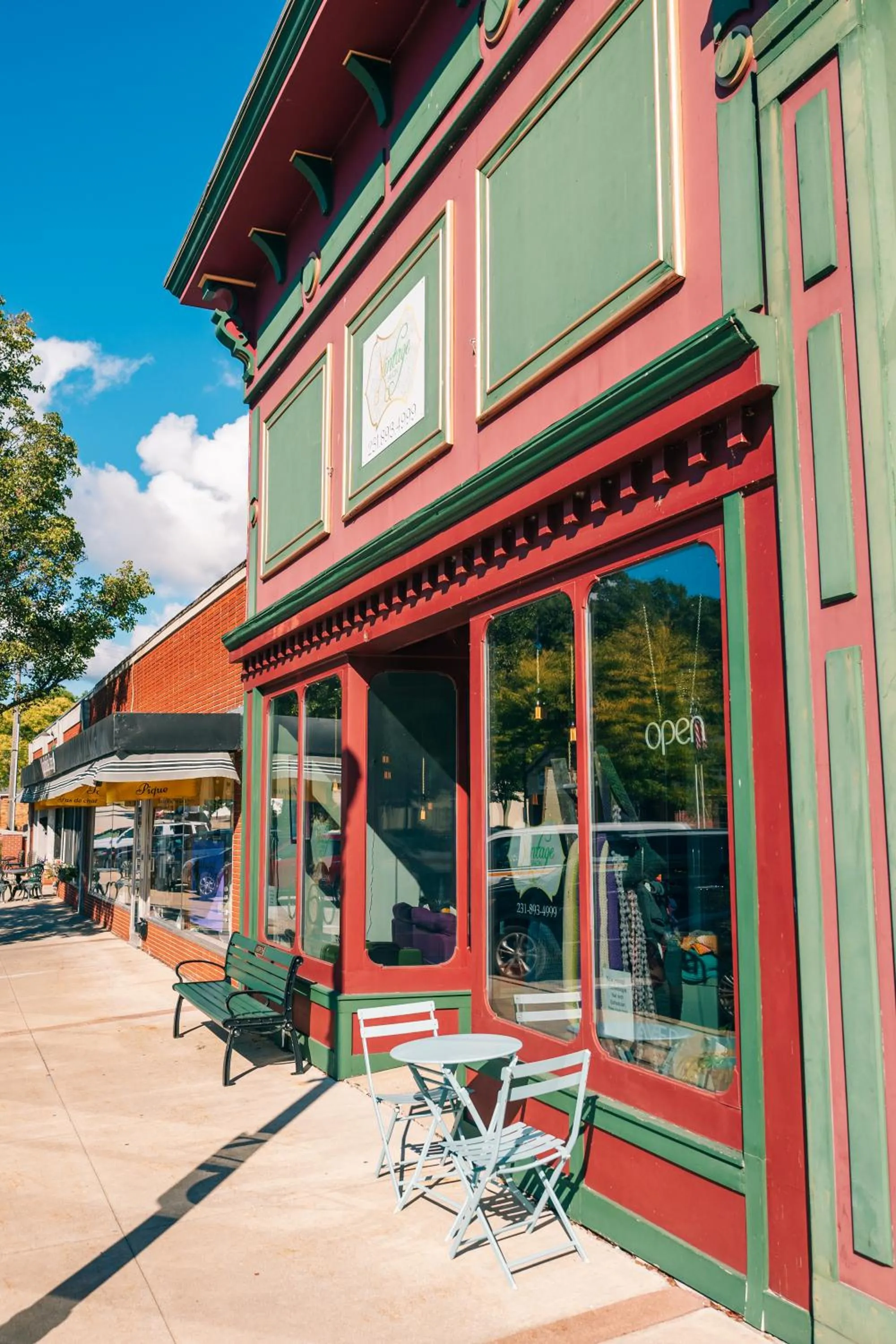 Neighbourhood in Weathervane Inn