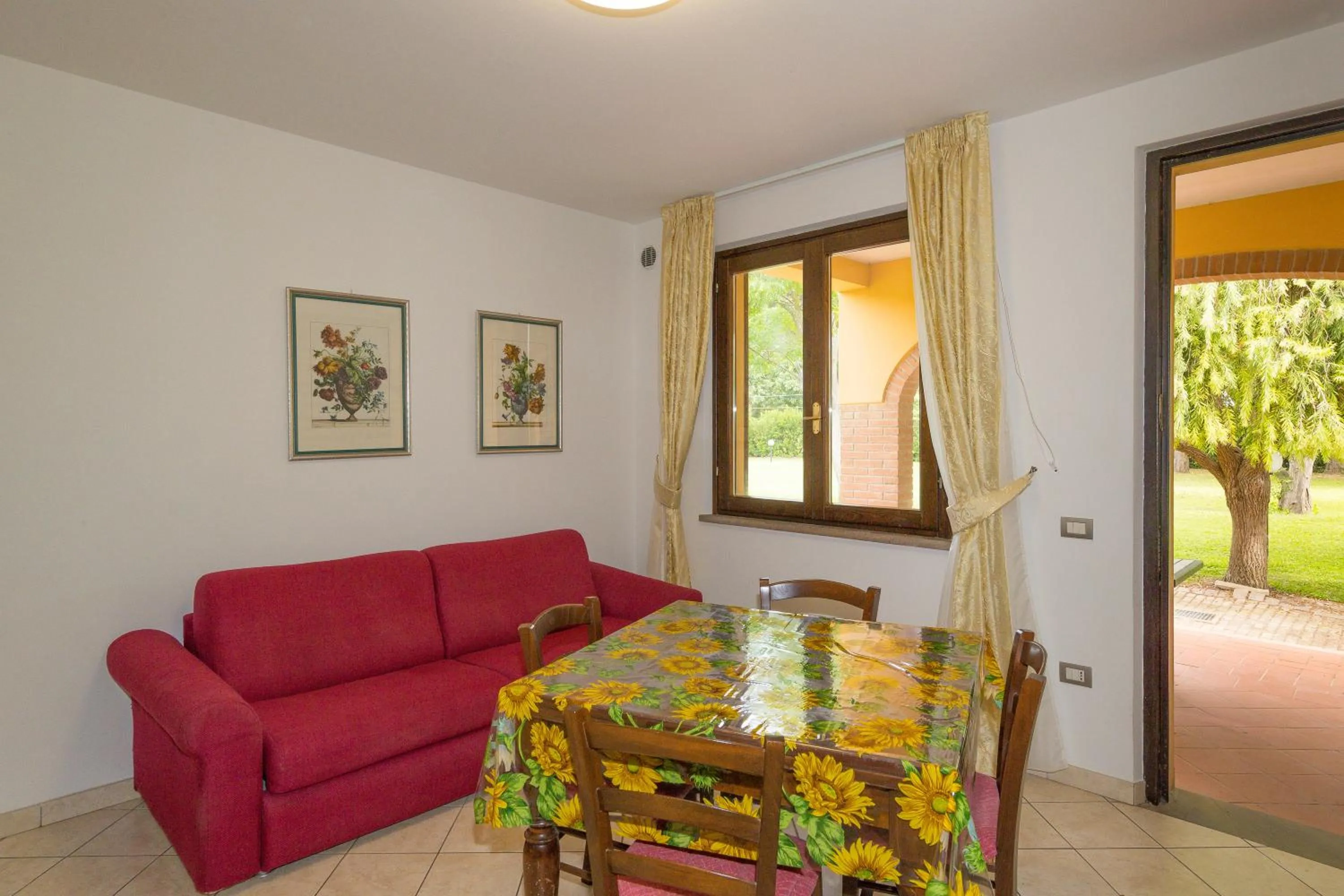 Property building in Il Girasole - Rovo