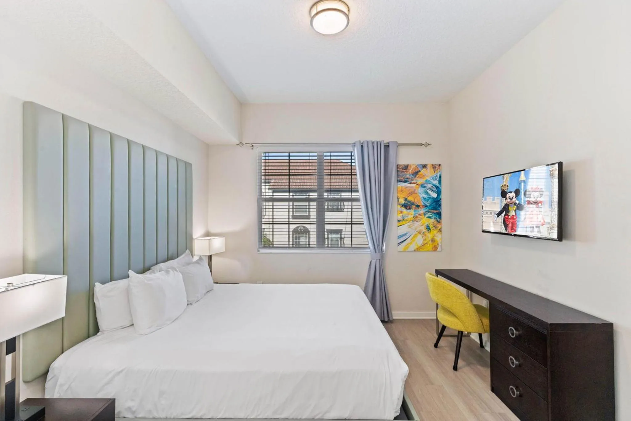 Bed in 4012 Breakview Drive 410