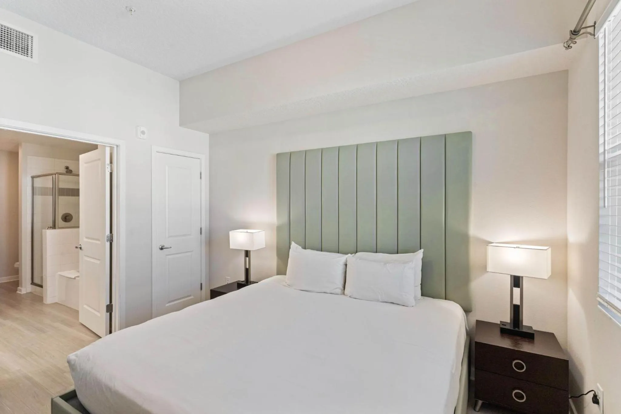 Bed in 4012 Breakview Drive 410