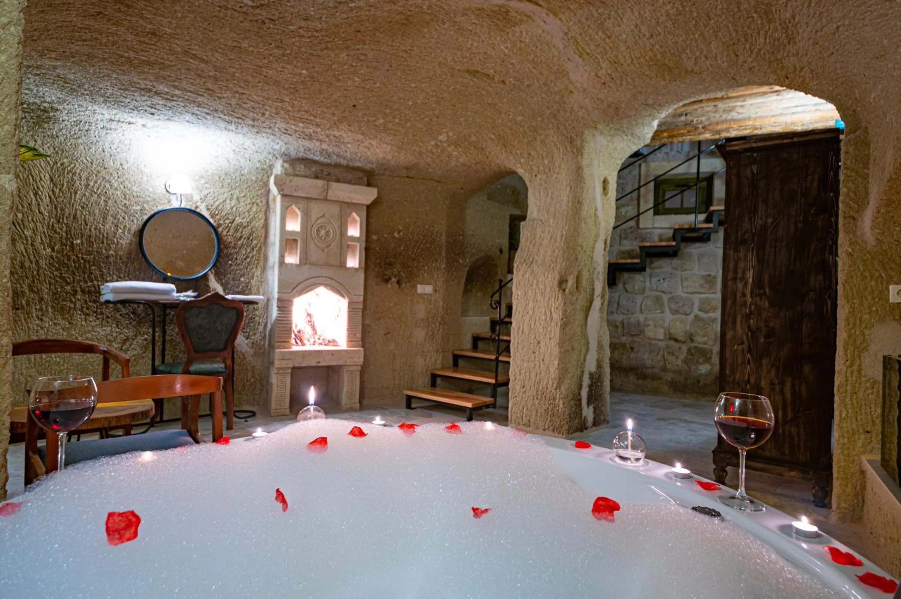 Hot Tub in Janus Cappadocia