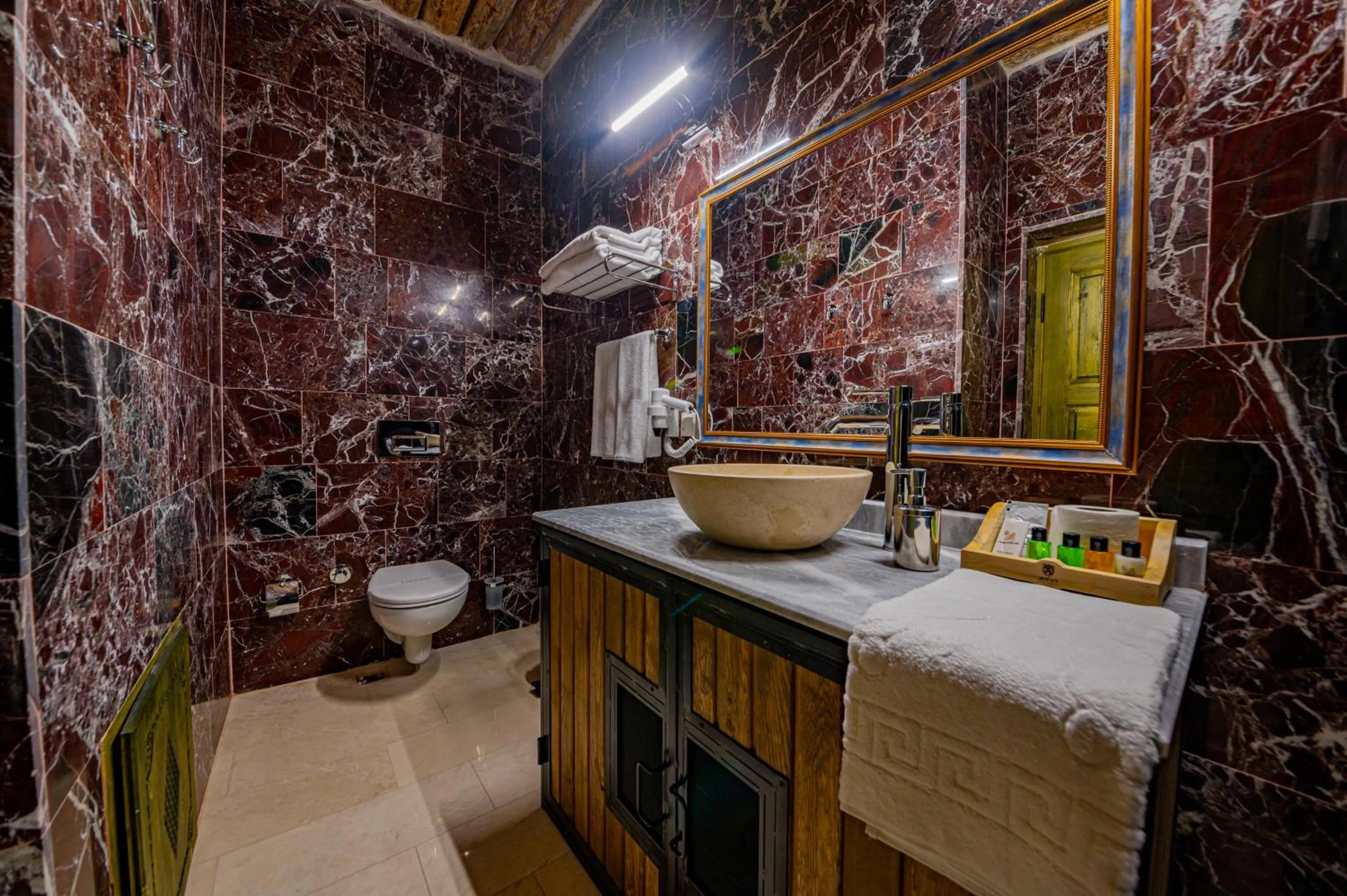 Toilet in Janus Cappadocia