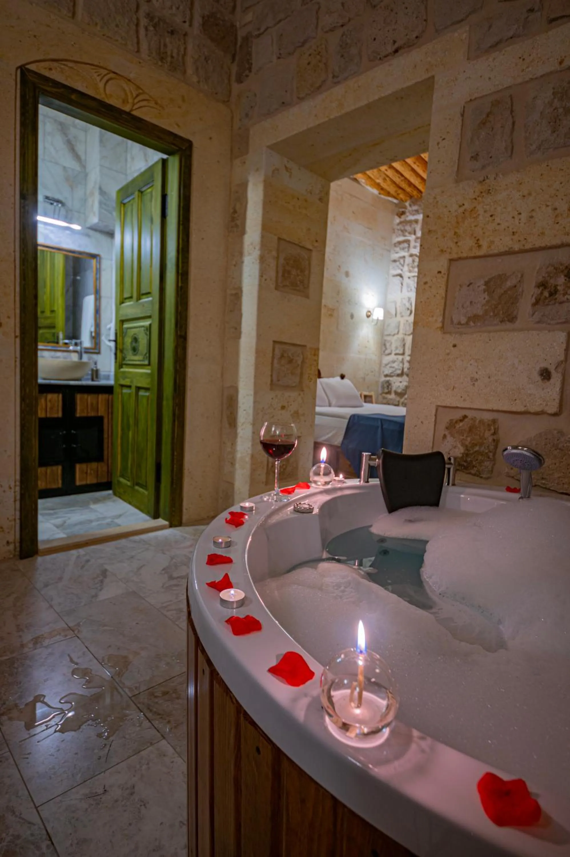 Hot Tub in Janus Cappadocia