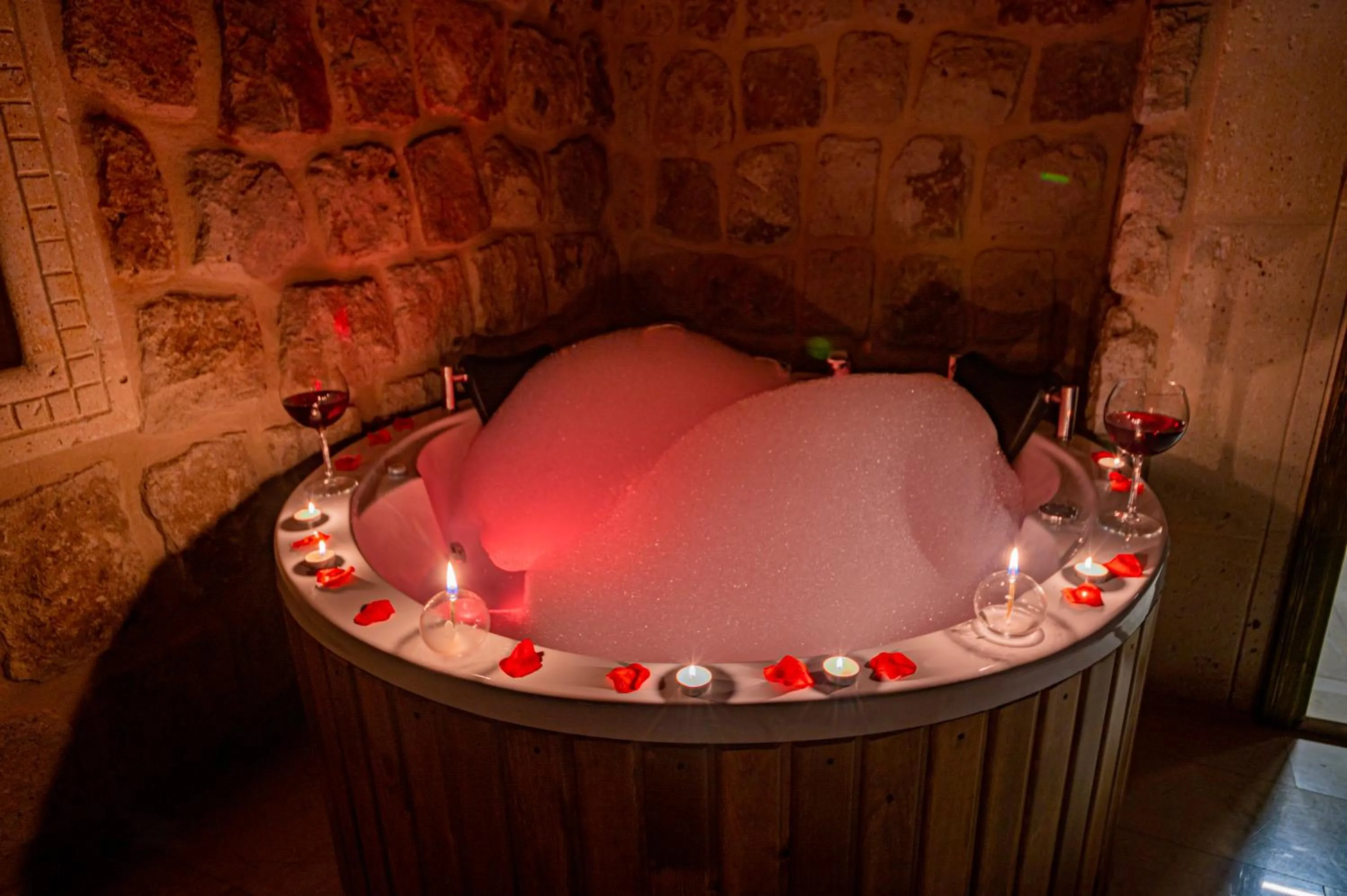 Hot Tub in Janus Cappadocia