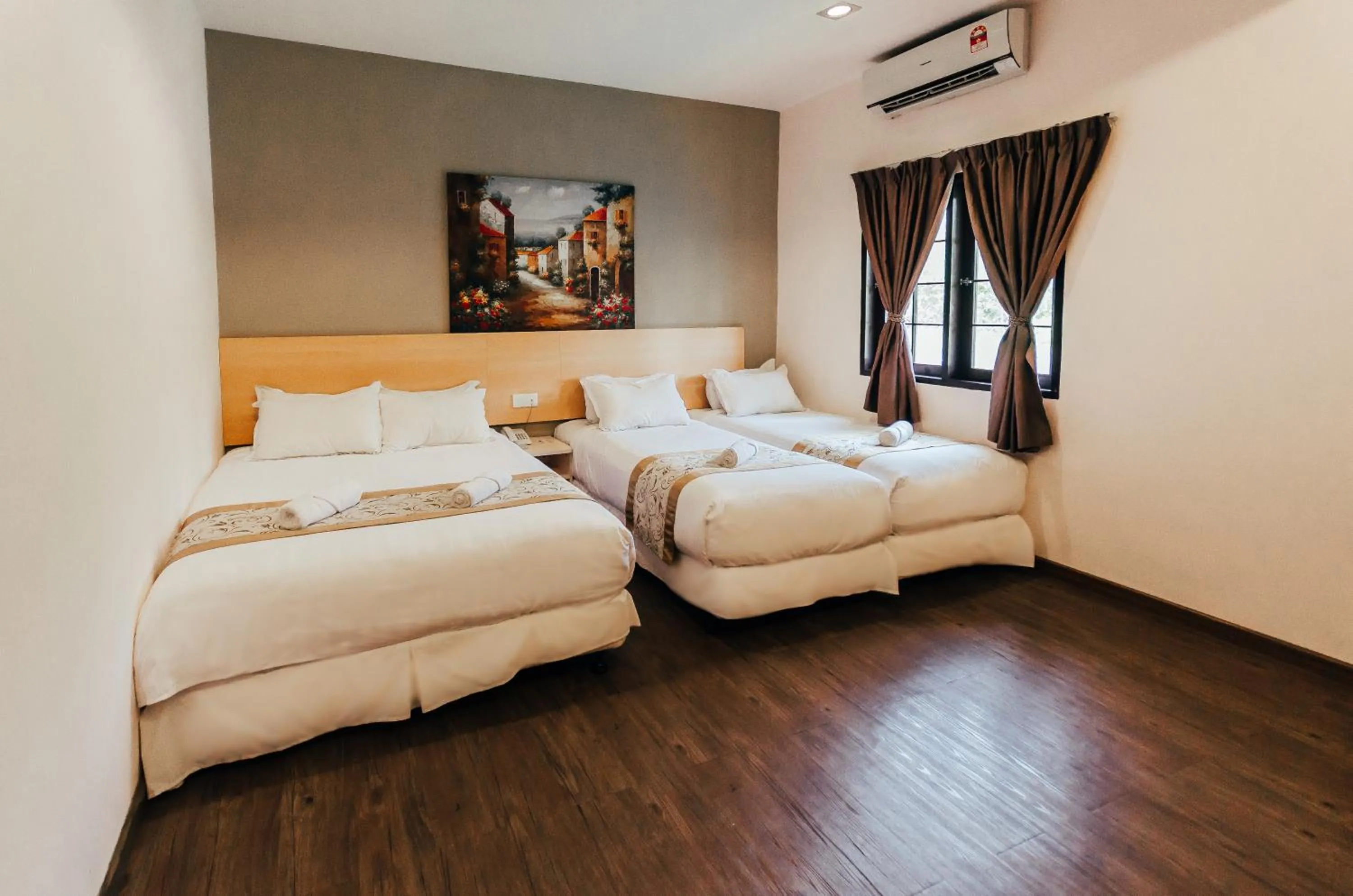 Photo of the whole room, Bed in Kertih Damansara Inn