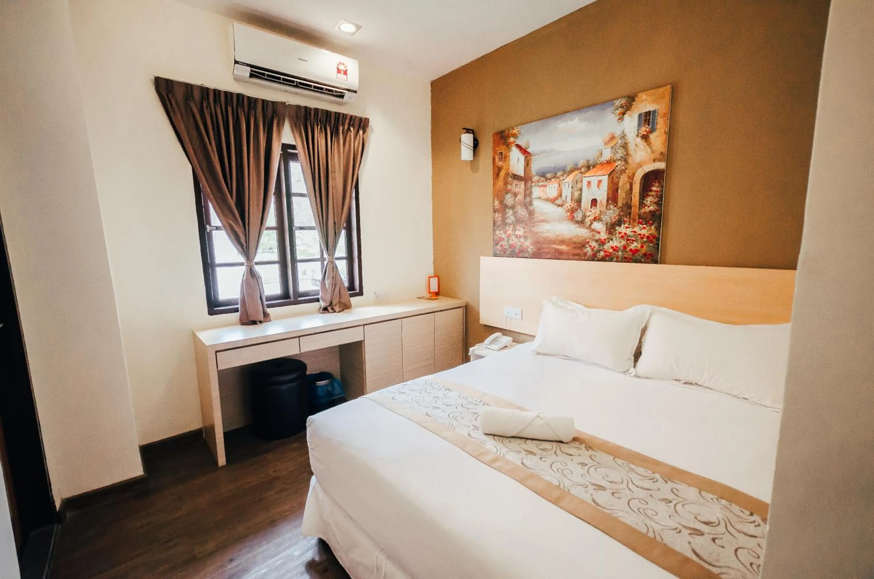 Photo of the whole room, Bed in Kertih Damansara Inn