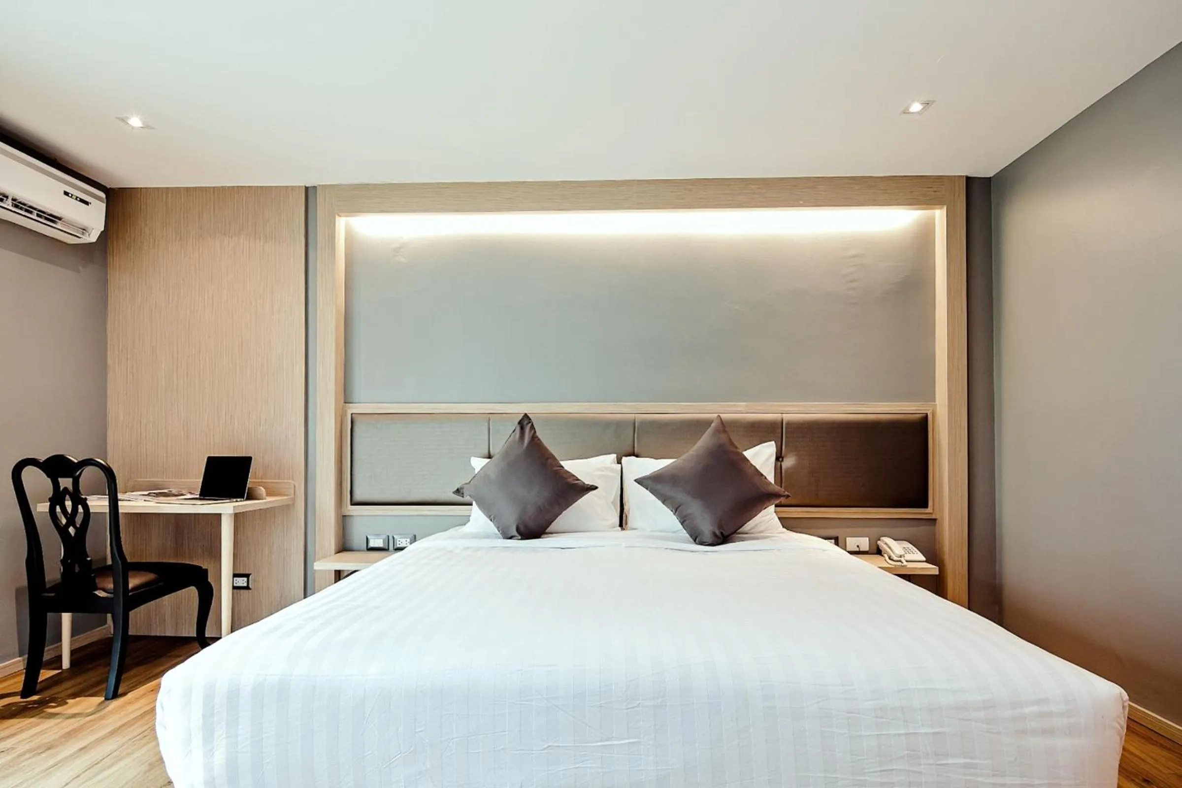 Bedroom, Bed in Three Sukhumvit Hotel - SHA Plus Certified