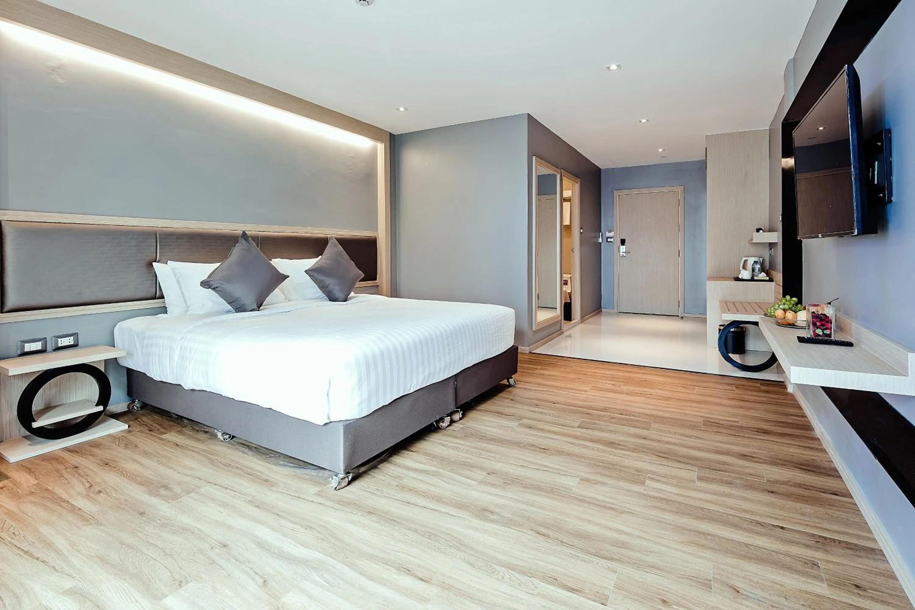 Bedroom, Bed in Three Sukhumvit Hotel - SHA Plus Certified