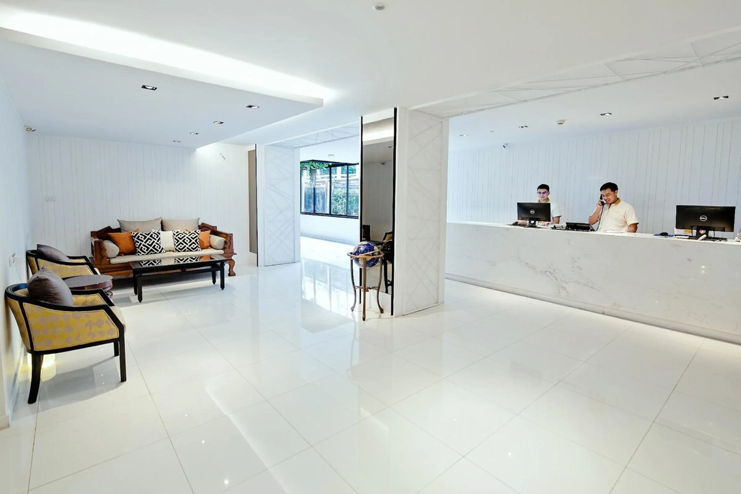 Lobby or reception in Three Sukhumvit Hotel - SHA Plus Certified