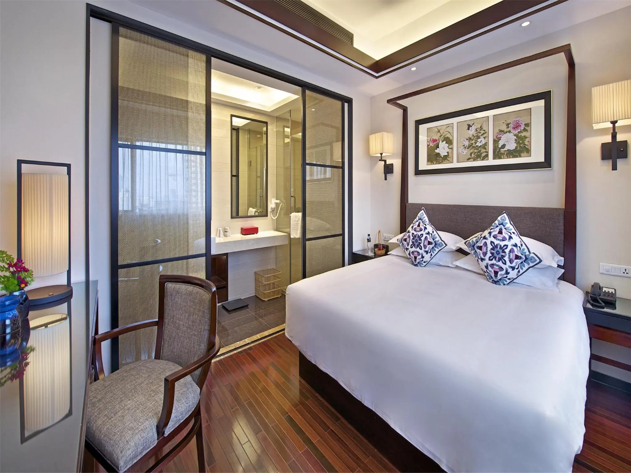 Bed in SSAW Boutique Hotel Shanghai Hongkou