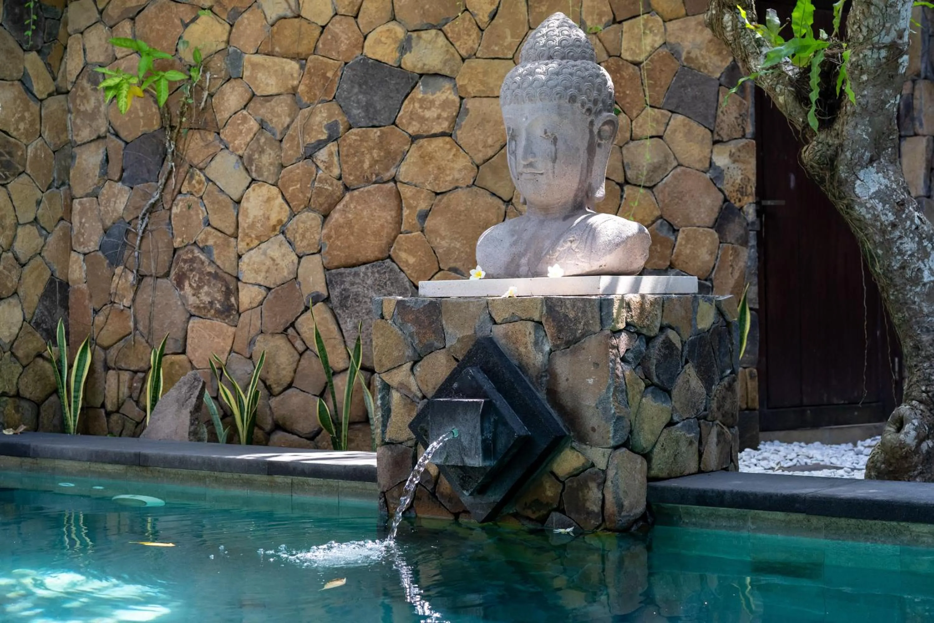 Swimming pool in Shunyata Villas Bali