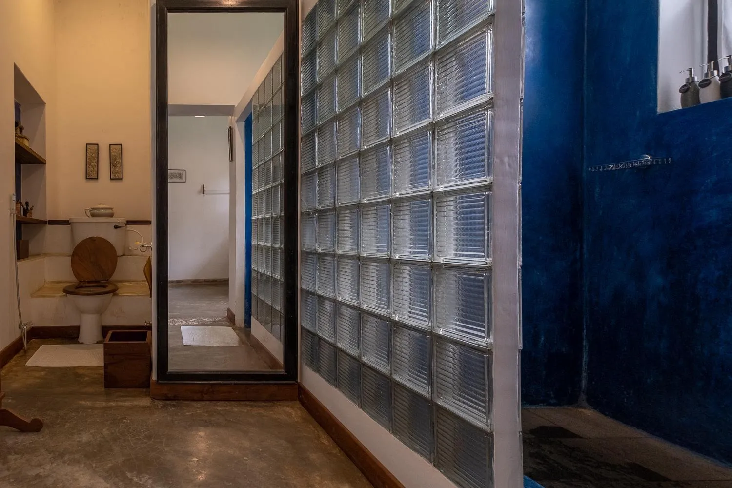 Shower in Horathapola Estate