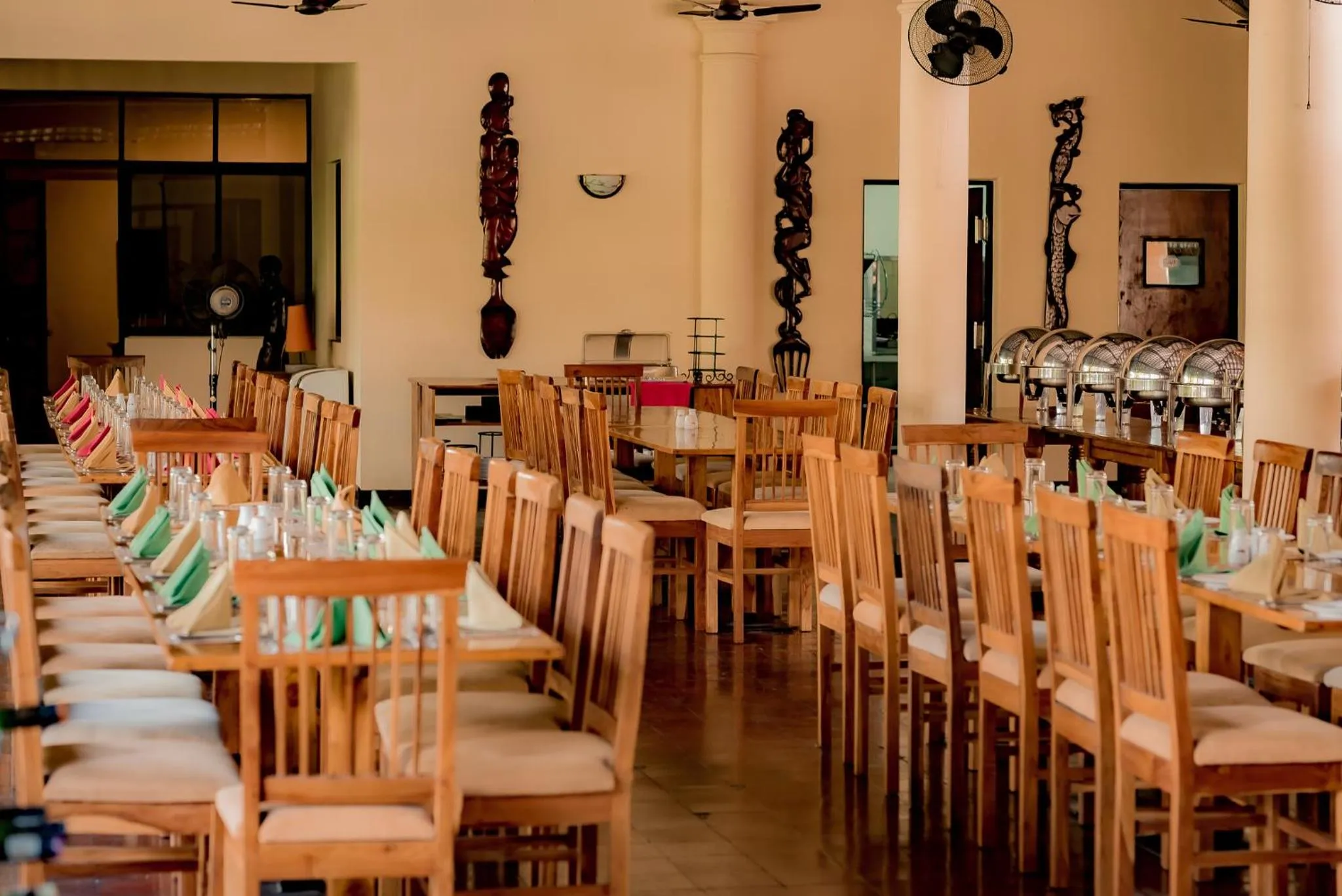 Restaurant/places to eat in Gimanhala Hotel