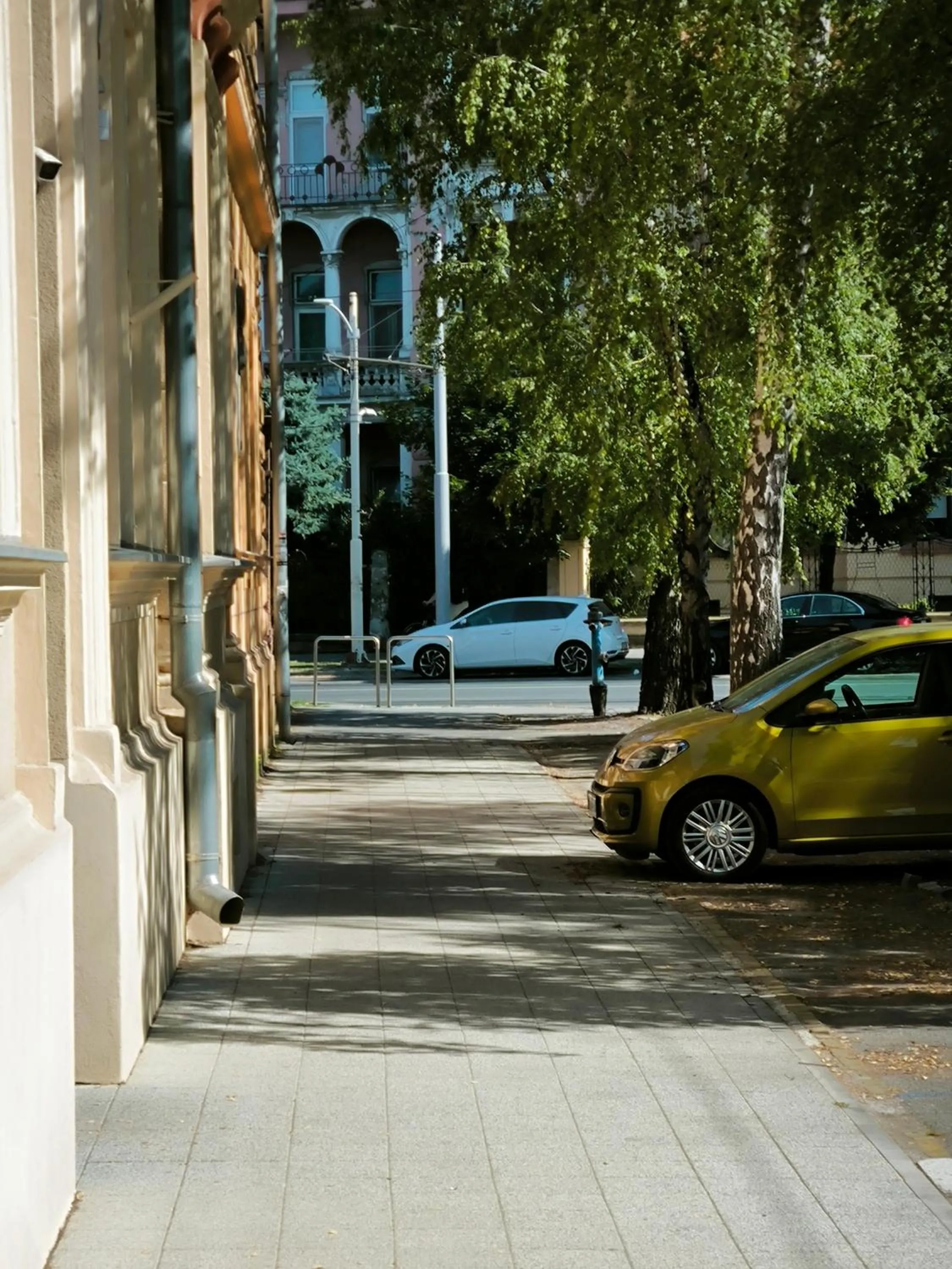 Street view in Konzul -Top apartment, strict center, parking