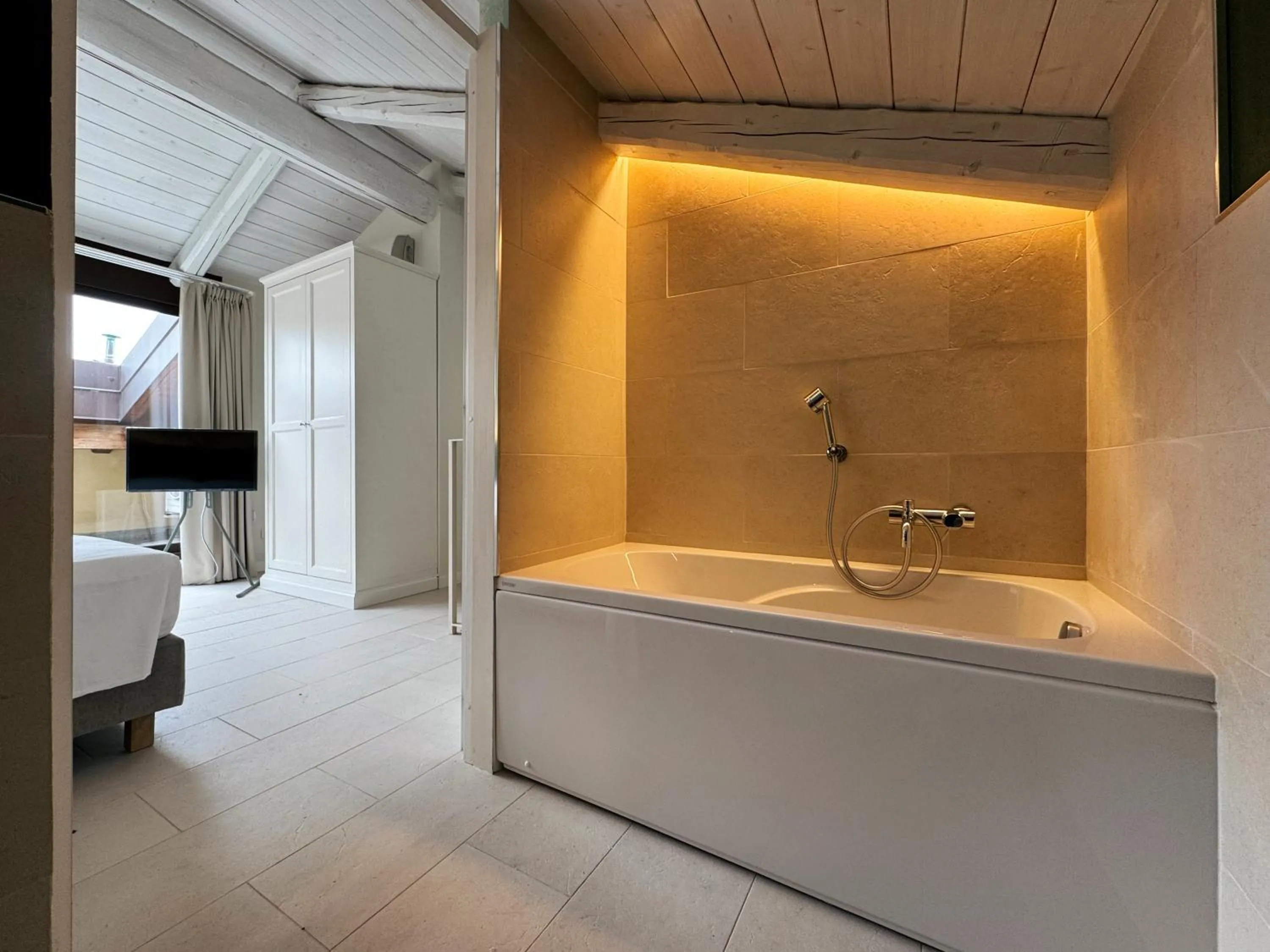 Bathroom in Carducci Residence - by Bologna Residences