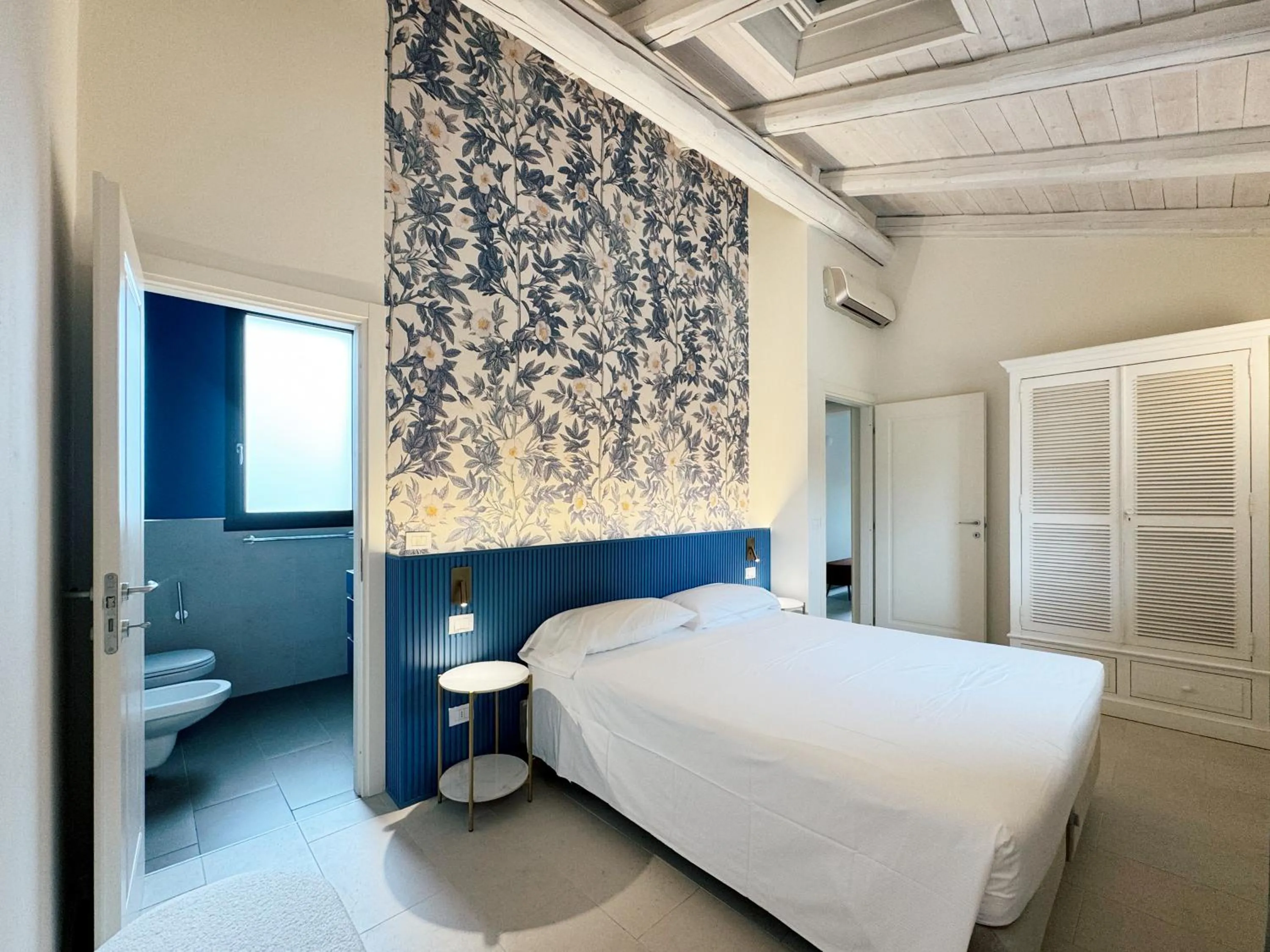 Bed in Carducci Residence - by Bologna Residences