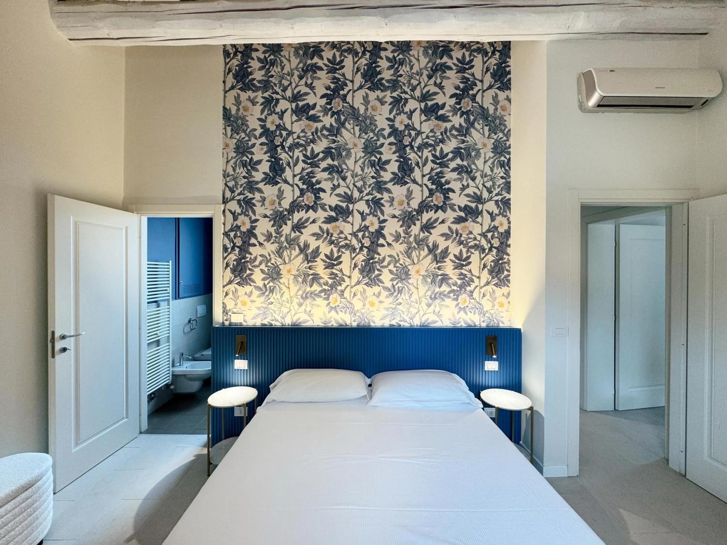 Bed in Carducci Residence - by Bologna Residences
