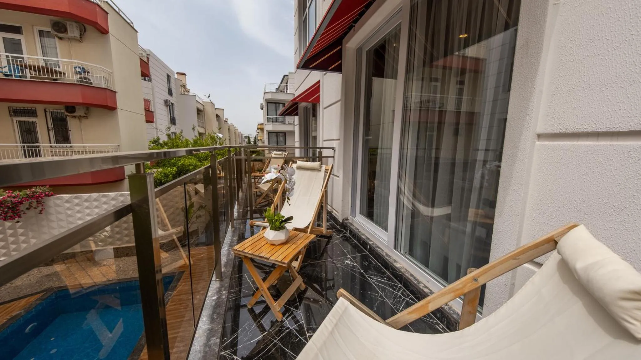 Balcony/Terrace in Mrt Suites Lara