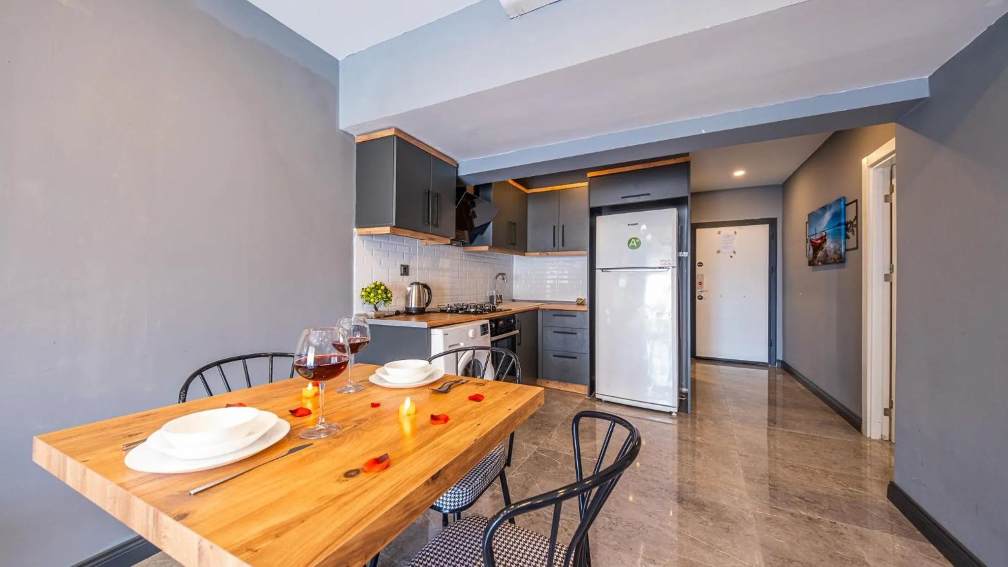 Kitchen or kitchenette in Mrt Suites Lara