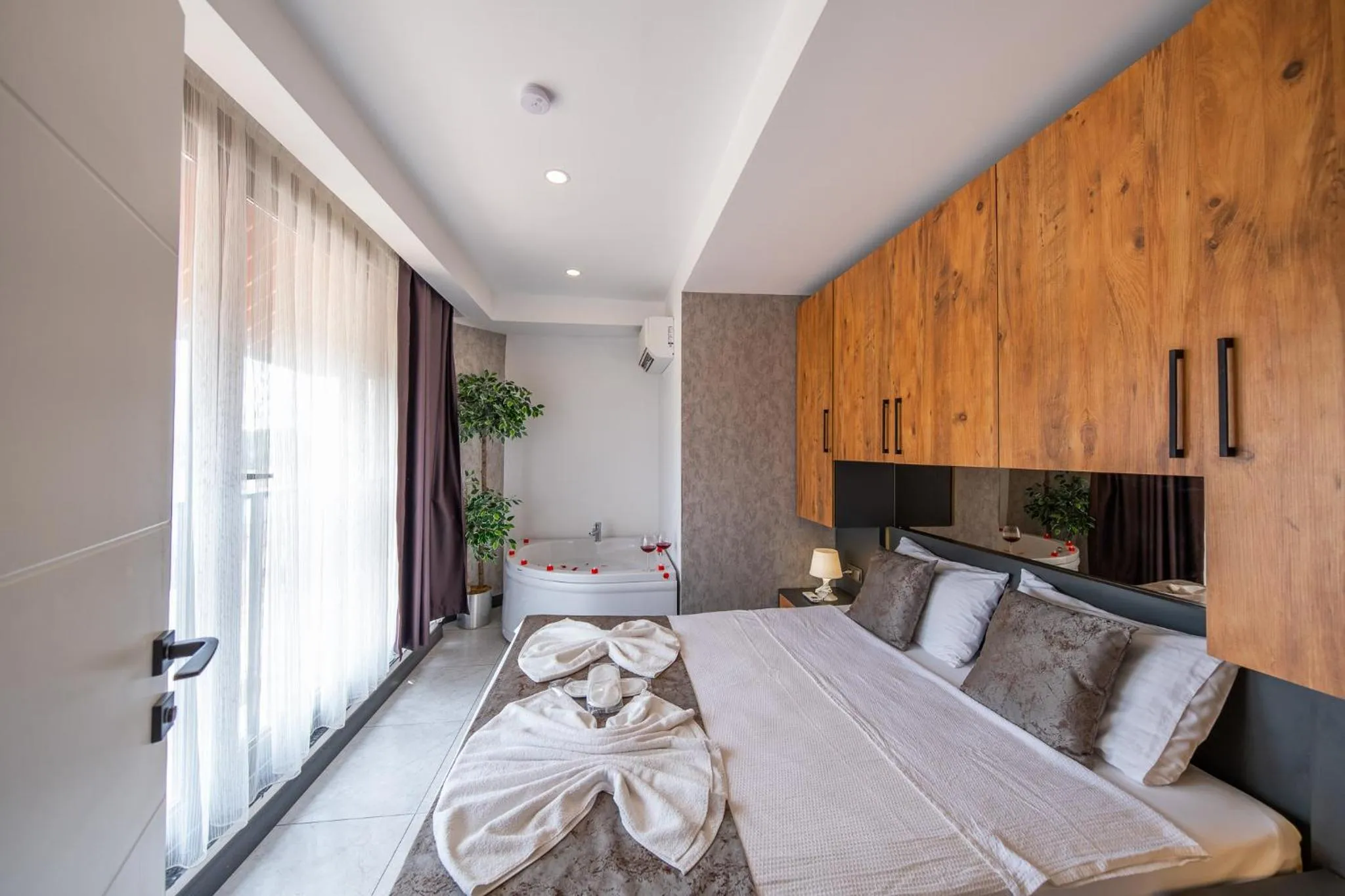 Bed in Mrt Suites Lara